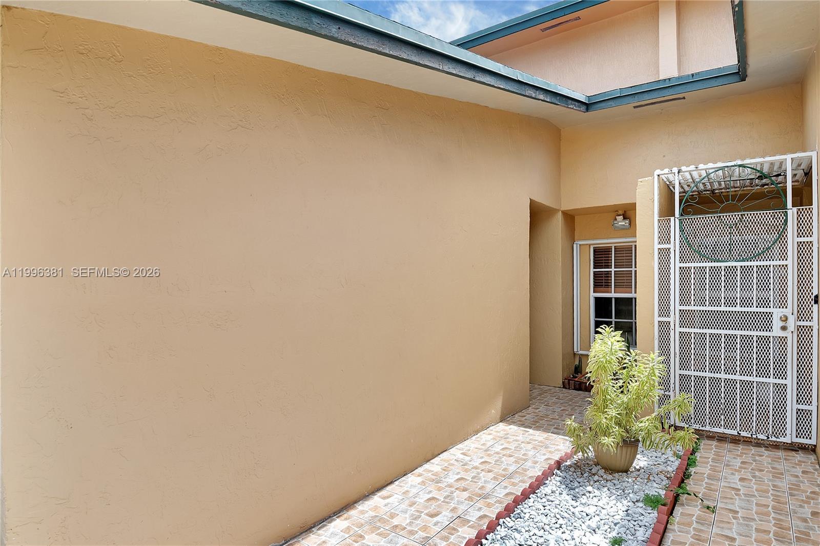 11426 NW 4th Ter # 11426, Sweetwater FL 33172 photo 2