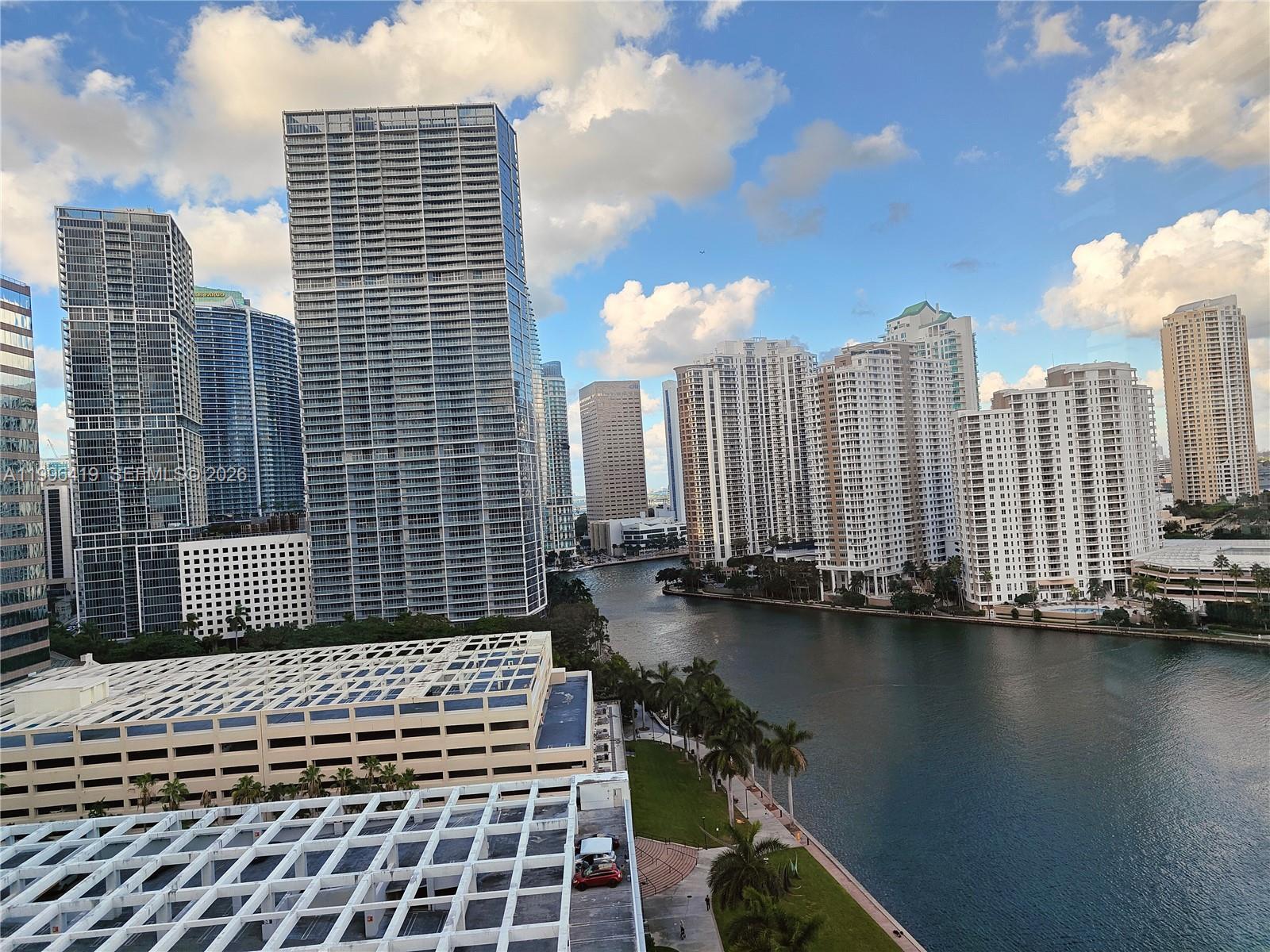 801 Brickell Bay Dr # 1961, Miami FL 33131 photo 4