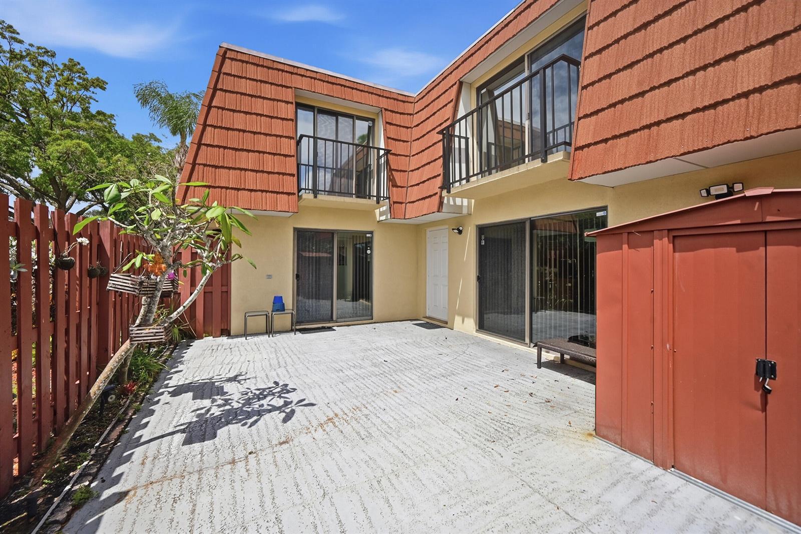 1485 Augusta Circle # 124, Delray Beach FL 33445 photo 3