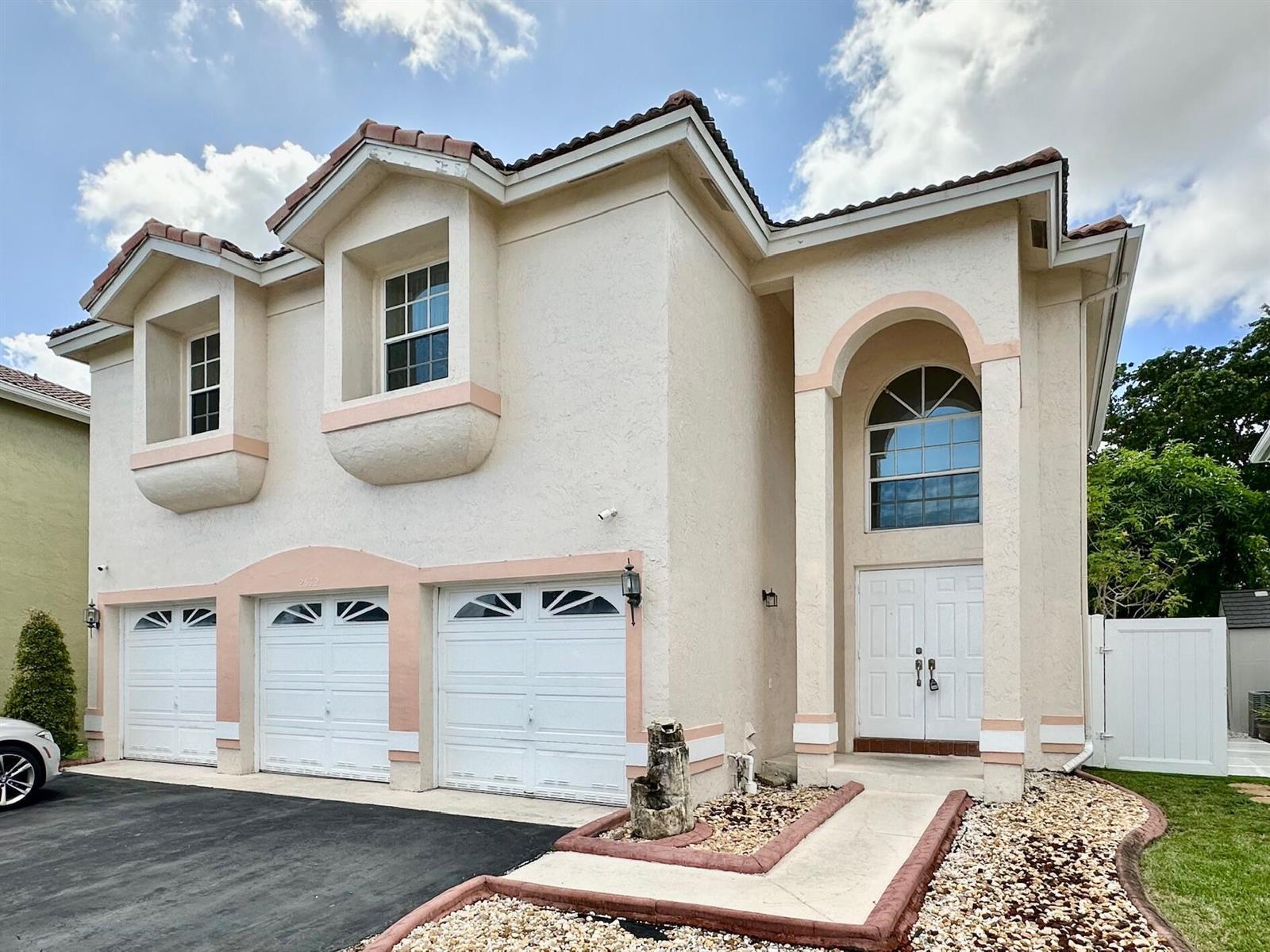 2572 NW 79th Avenue, Margate FL 33063 photo 2