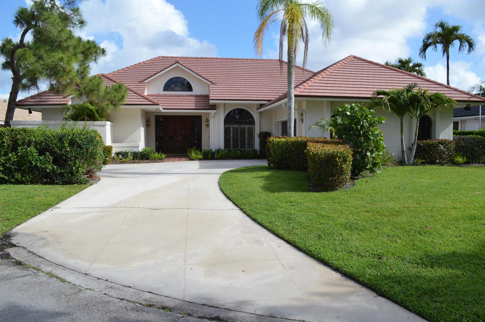 4 Lochwick Road, Palm Beach Gardens FL 33418