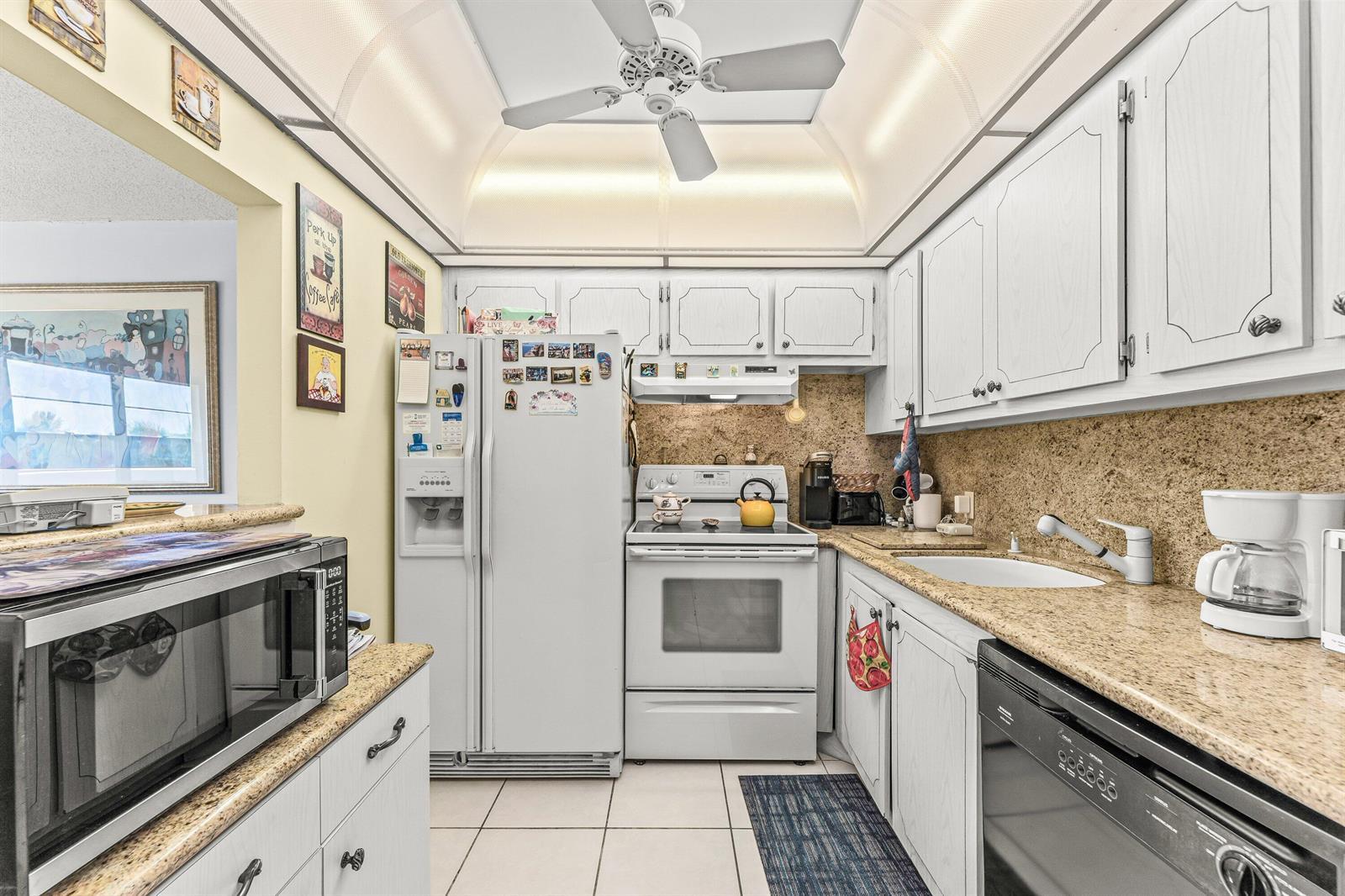 629 Fanshaw O, Boca Raton FL 33434 photo 4
