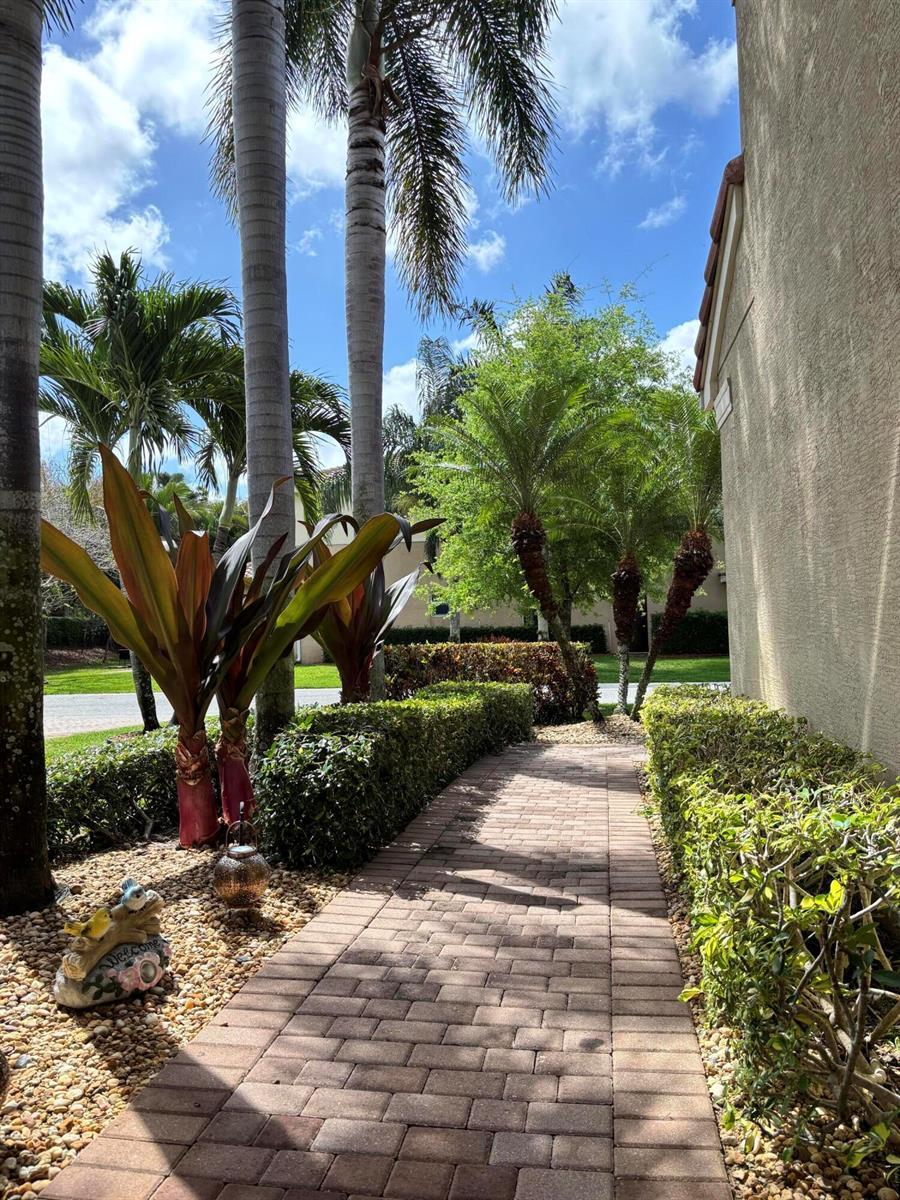 8219 Calabria Lakes Drive, Boynton Beach FL 33473 photo 5
