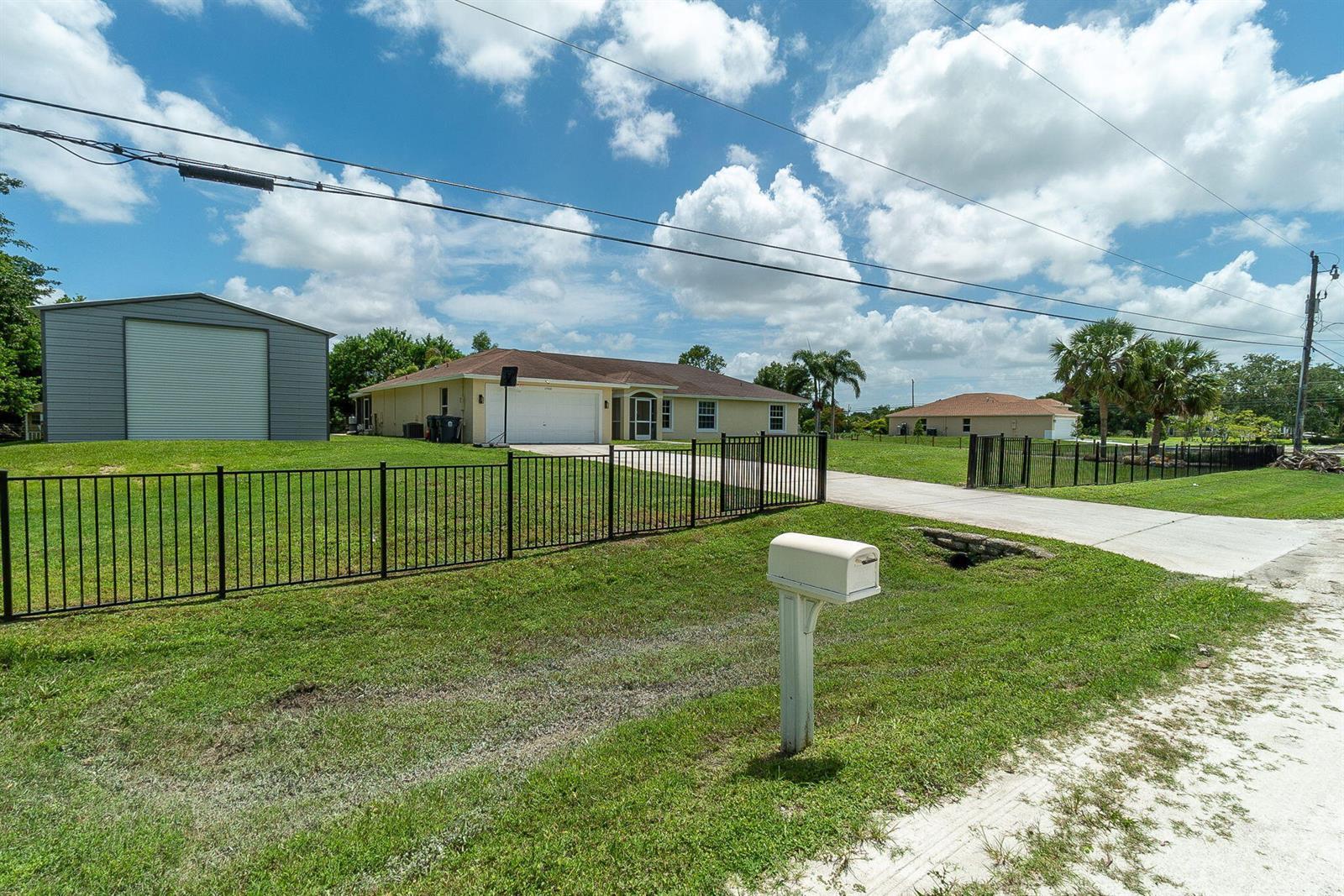 17468 N 38th Rd Road N, FL 33470 photo 2