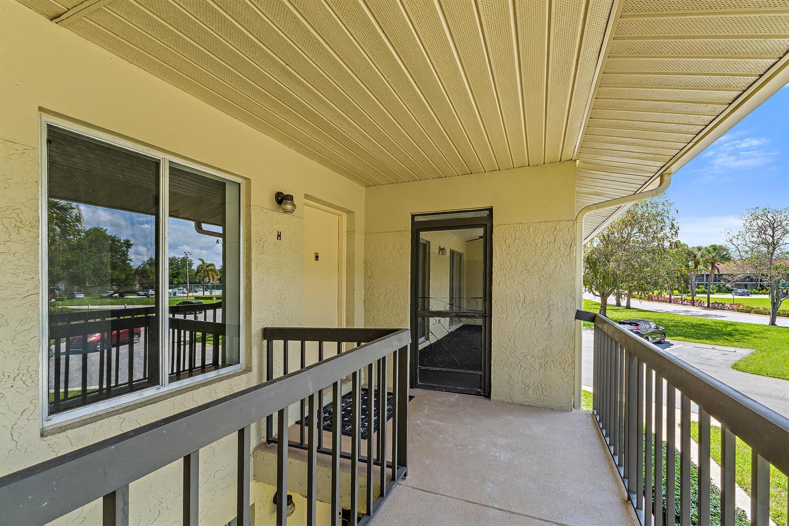 6536 Chasewood Drive # H, Jupiter FL 33458 photo 3