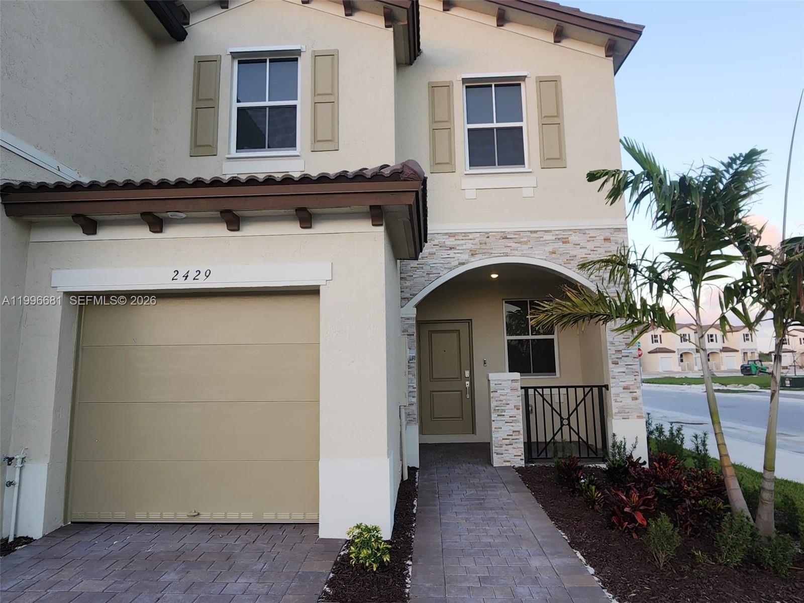 2429 SE 28 DR # 2429, Homestead FL 33035 photo 2