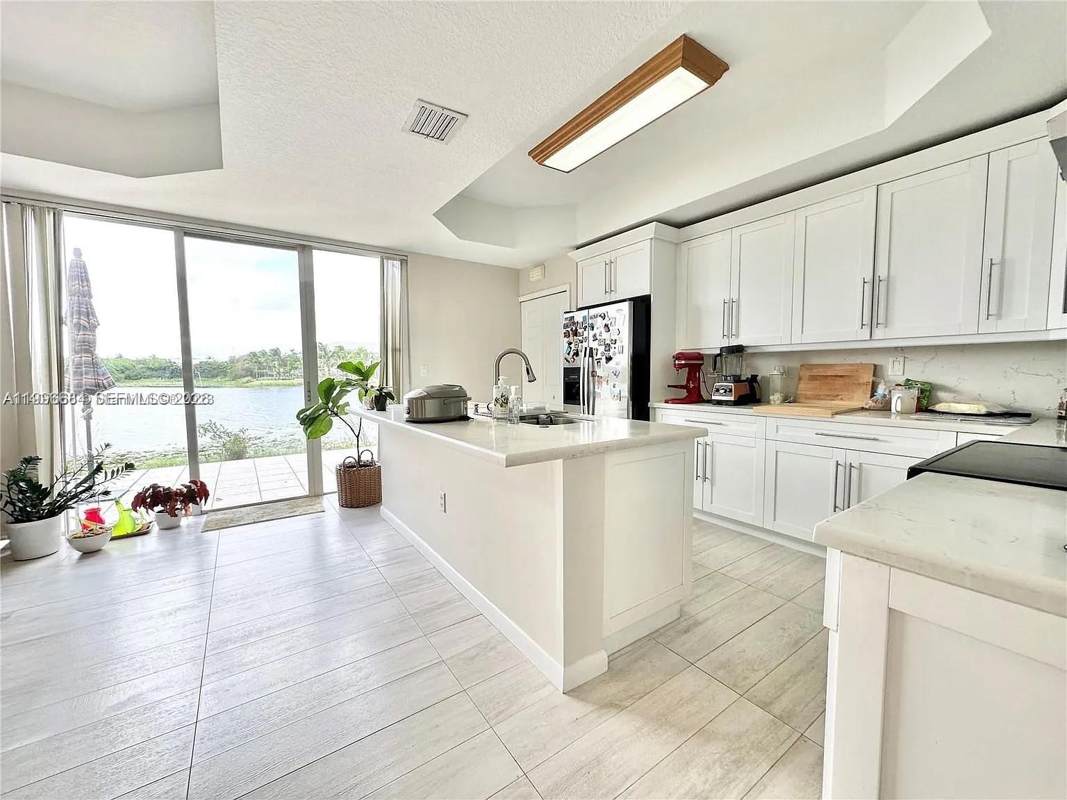 10679 SW 6th St # 902, Pembroke Pines FL 33025 photo 3