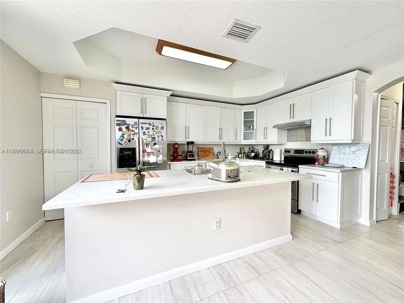 10679 SW 6th St # 902, Pembroke Pines FL 33025 photo 4
