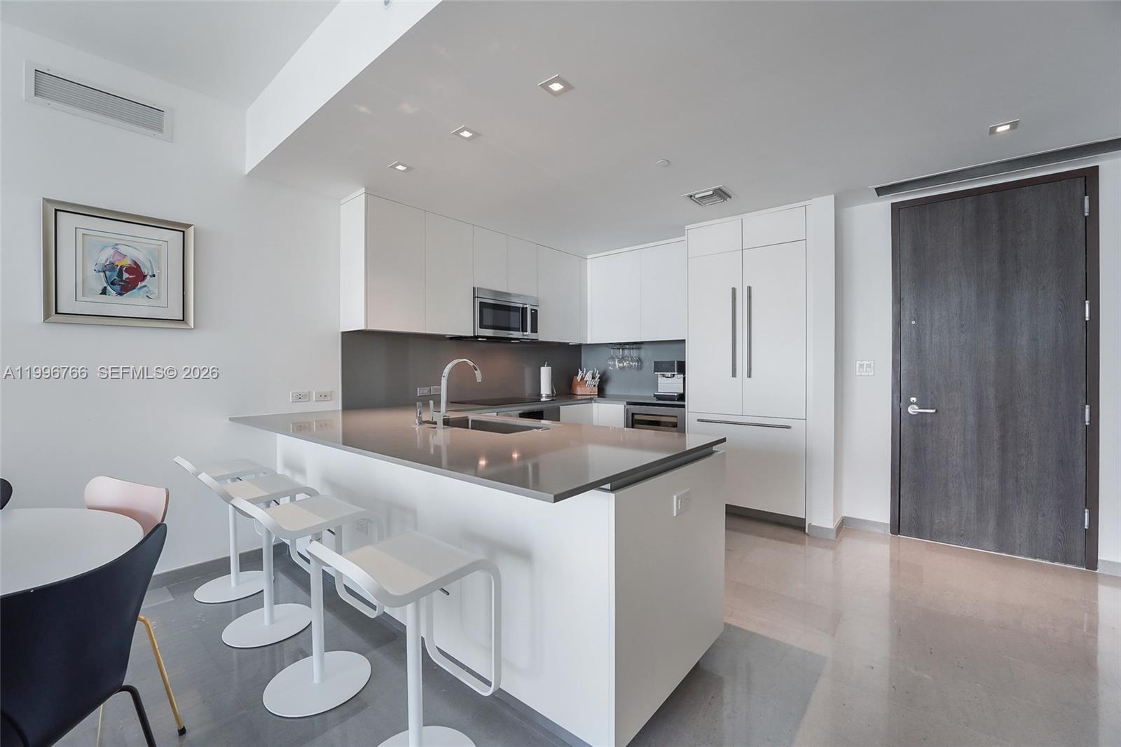 68 SE 6th St # 2104, Miami FL 33131 photo 5