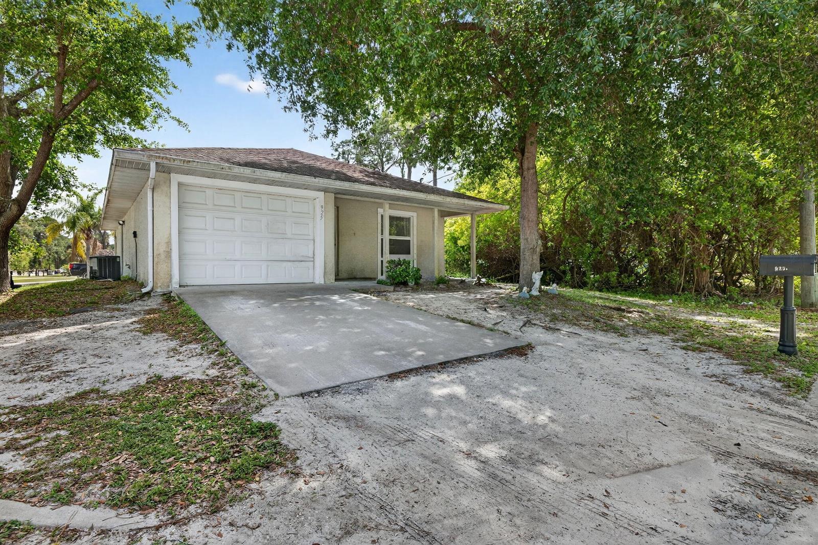 925 SW 11th St Street SW, Vero Beach FL 32962 photo 2