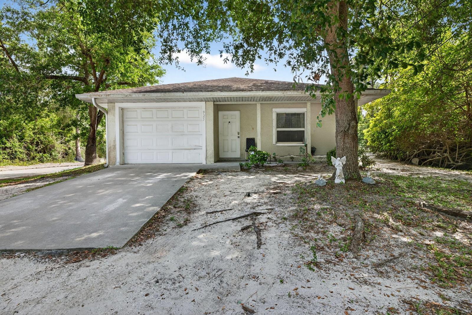 925 SW 11th St Street SW, Vero Beach FL 32962