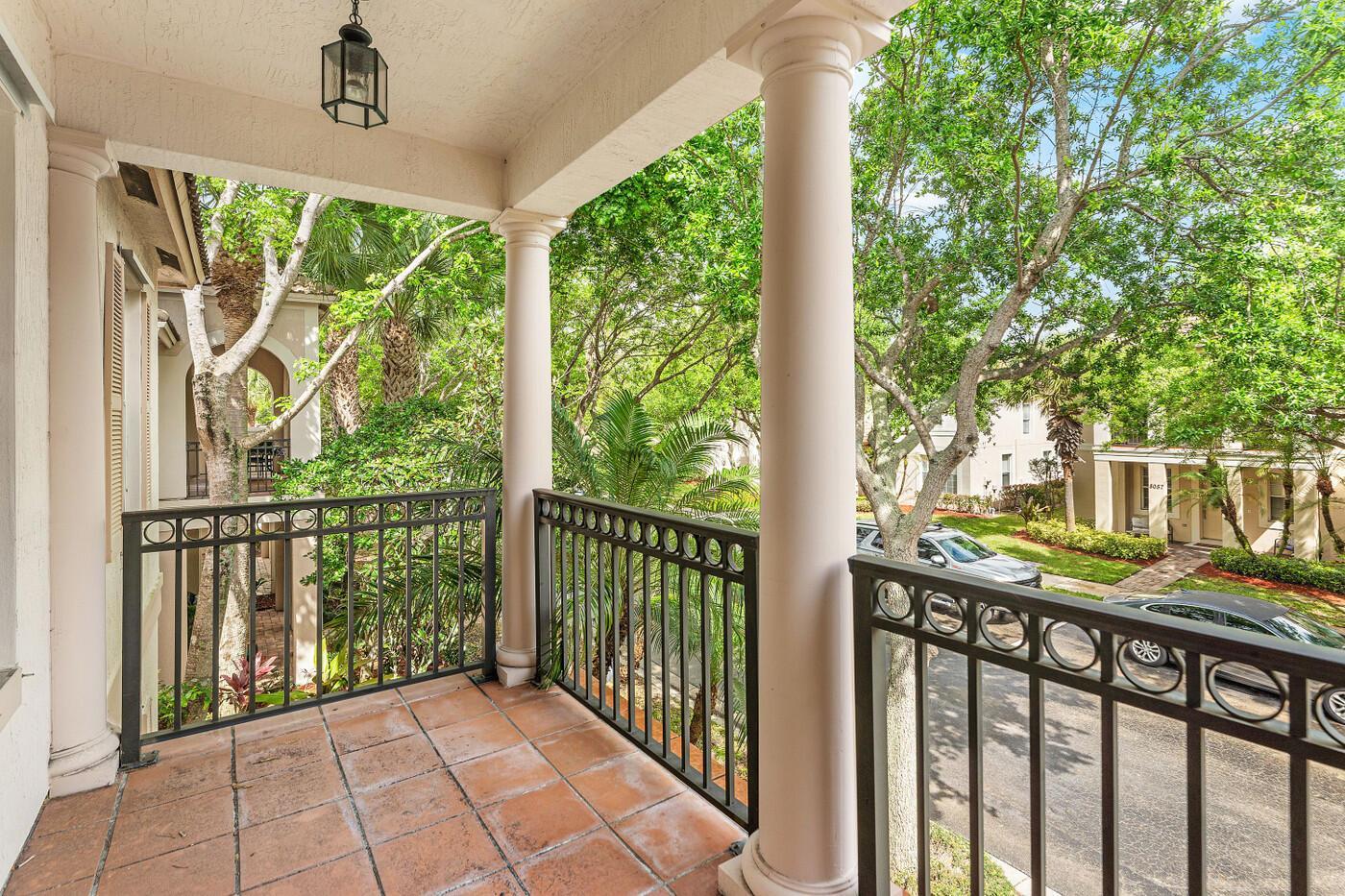 8058 Murano Circle, Palm Beach Gardens FL 33418 photo 3