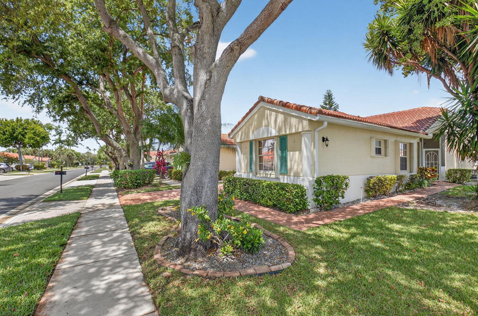 6171 Floral Lakes Drive, Delray Beach FL 33484 photo 2
