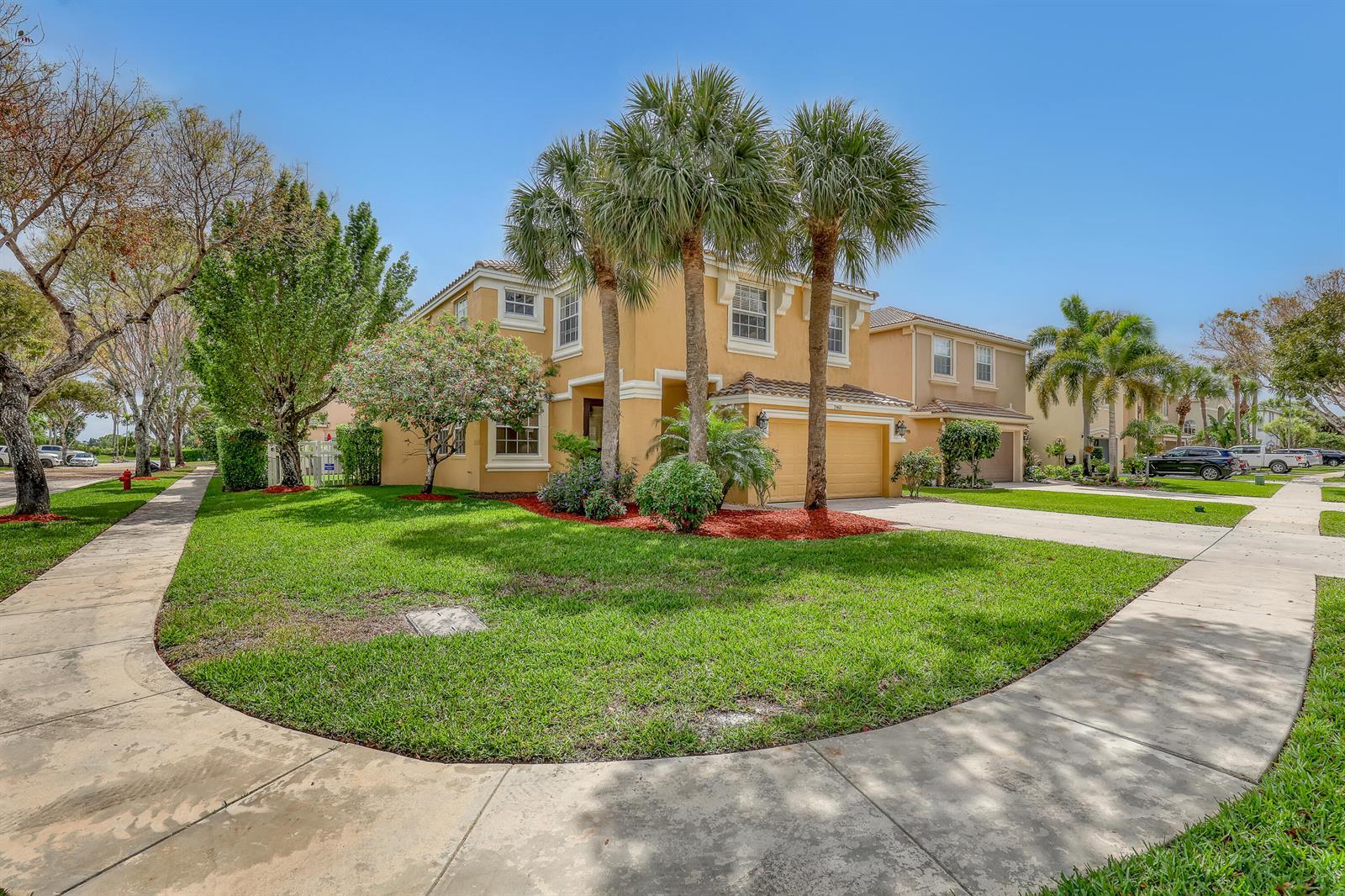 2465 Westmont Lane, Royal Palm Beach FL 33411 photo 3
