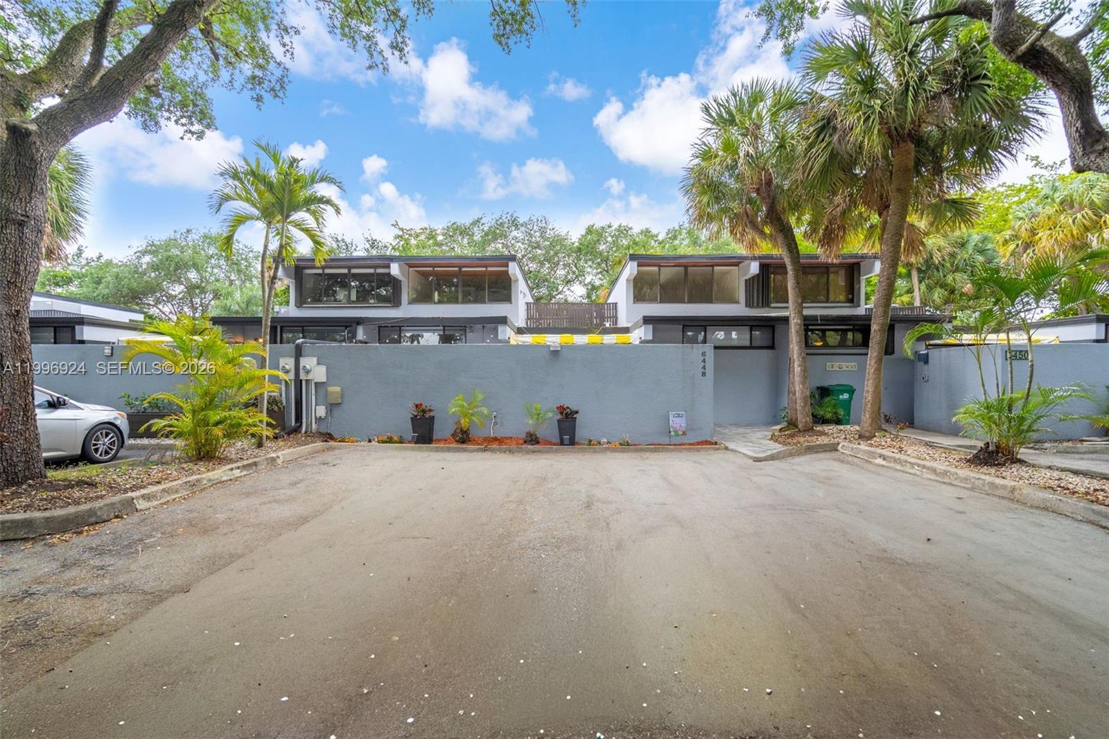 6448 Windmill Gate Rd, Miami Lakes FL 33014 photo 2