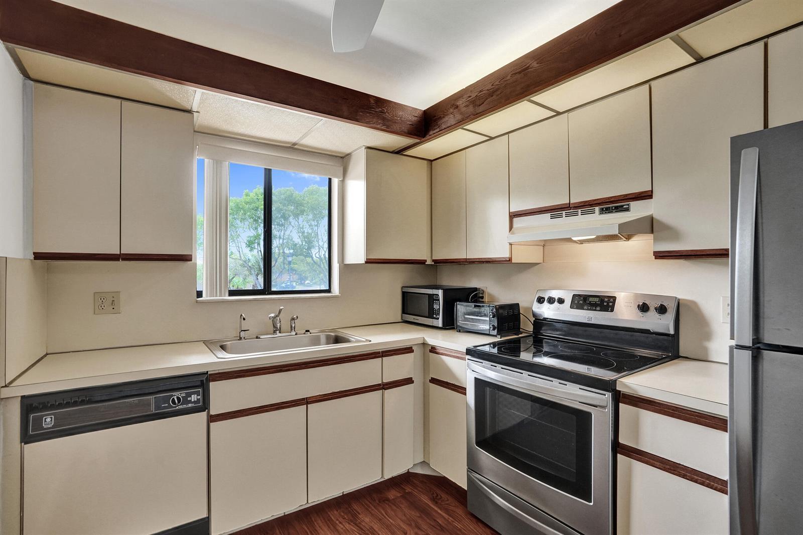7432 Ashmont Circle # 208, Tamarac FL 33321 photo 4