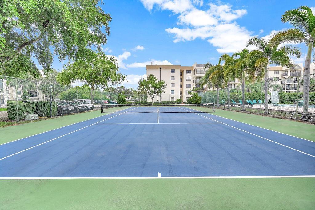 6190 Woodlands Boulevard # 311, Tamarac FL 33319 photo 2