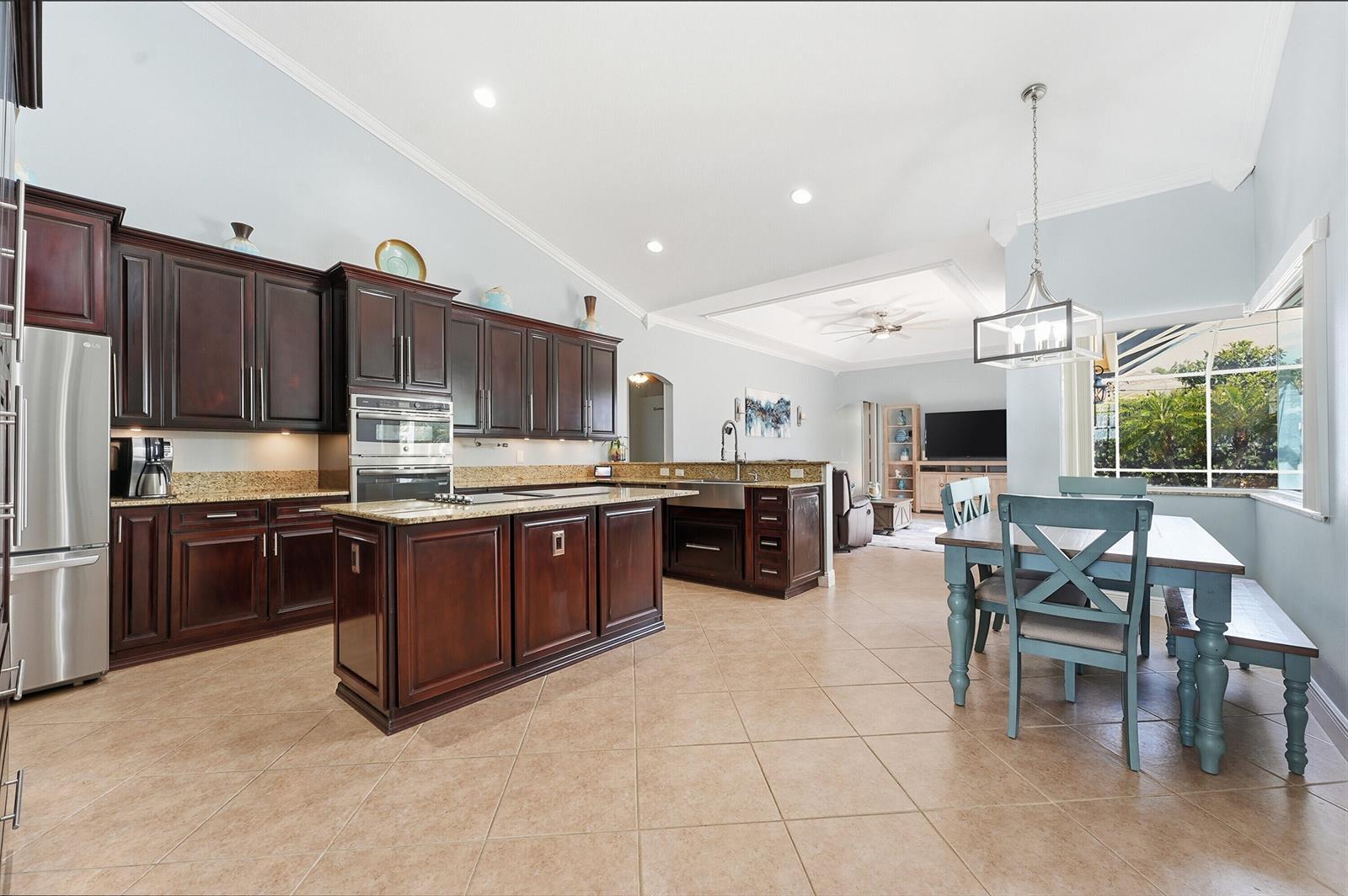 561 SW Prater Avenue, Port St. Lucie FL 34953 photo 3