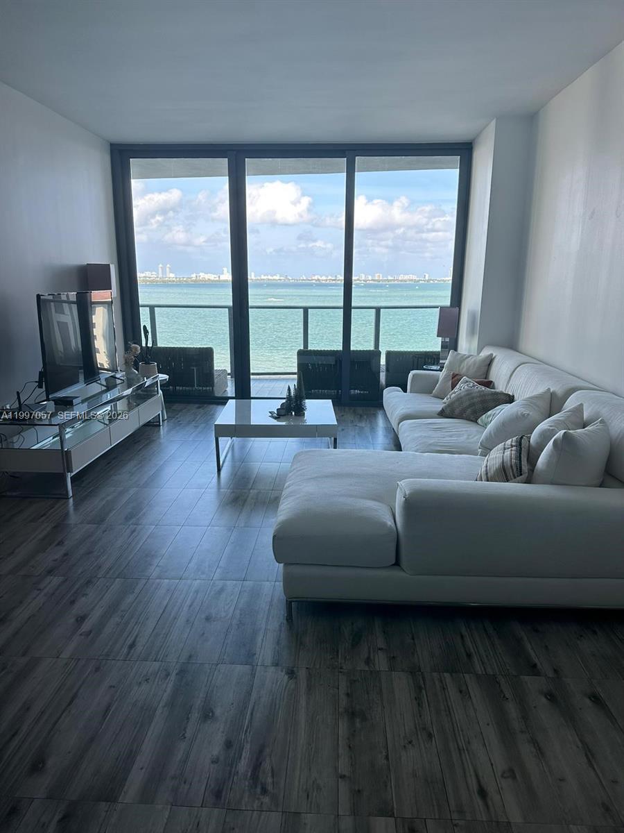 460 NE 28th St # 705, Miami FL 33137 photo 2