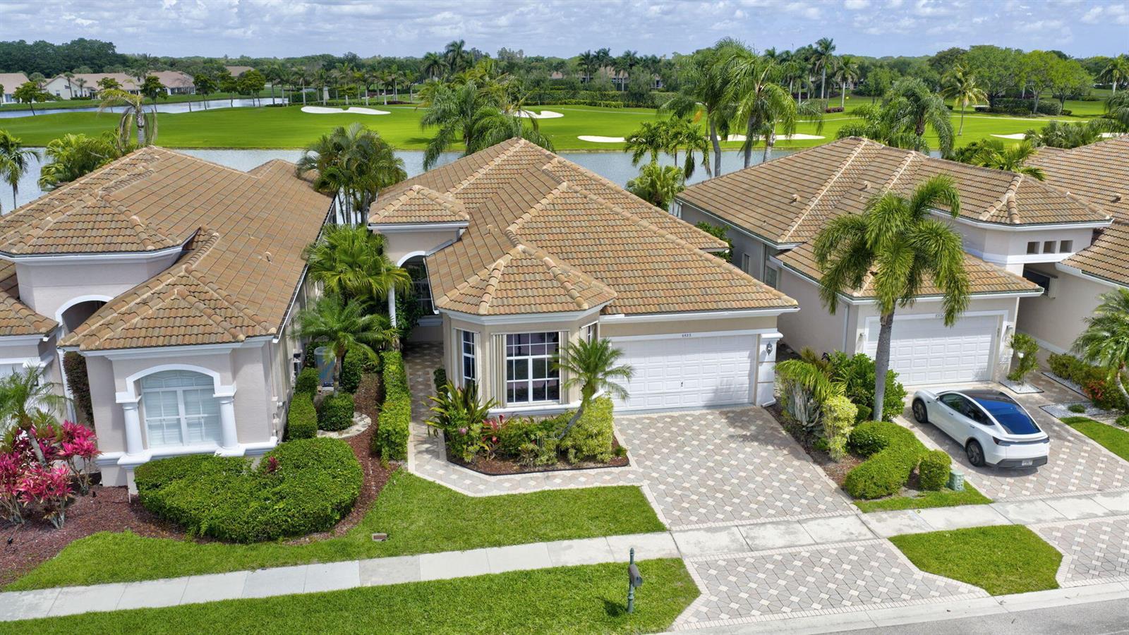 6935 Fairway Lakes Drive, Boynton Beach FL 33472 photo 2