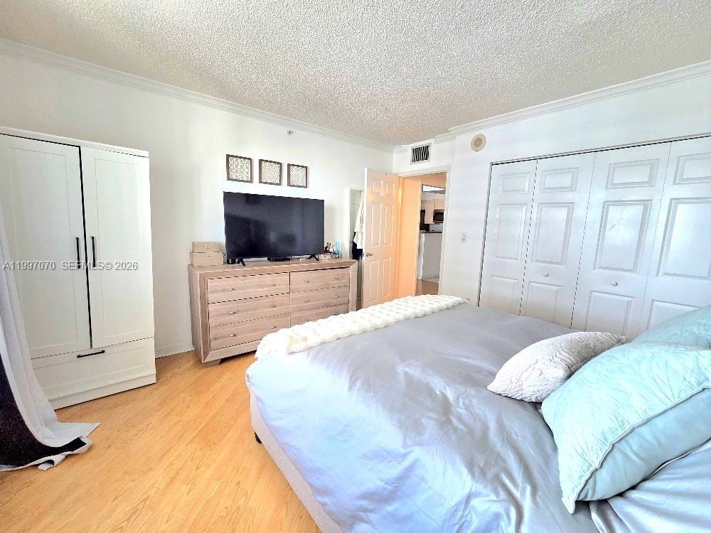 1155 Brickell Bay Dr # 2006, Miami FL 33131 photo 4