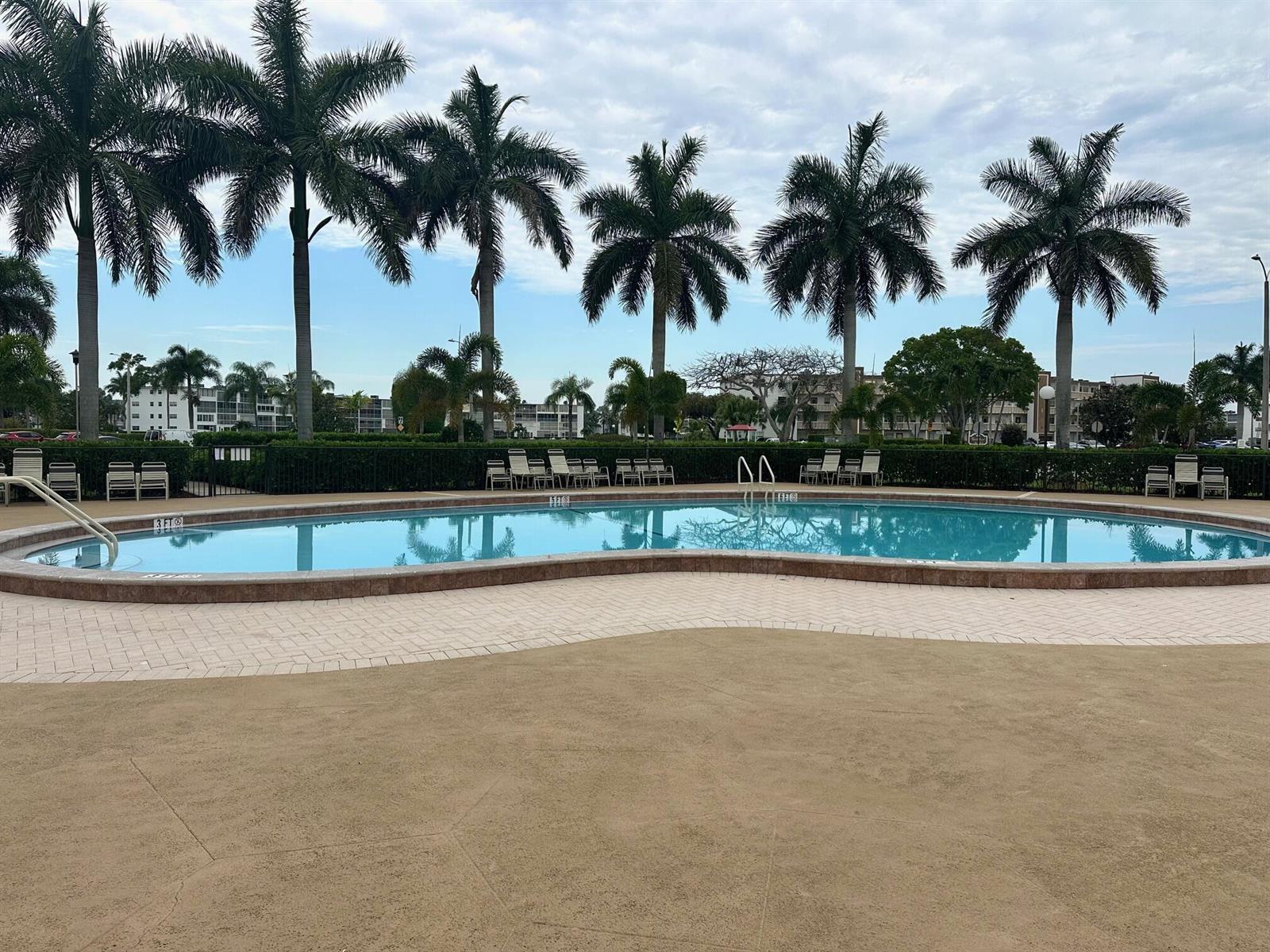 454 Fanshaw K, Boca Raton FL 33434 photo 3