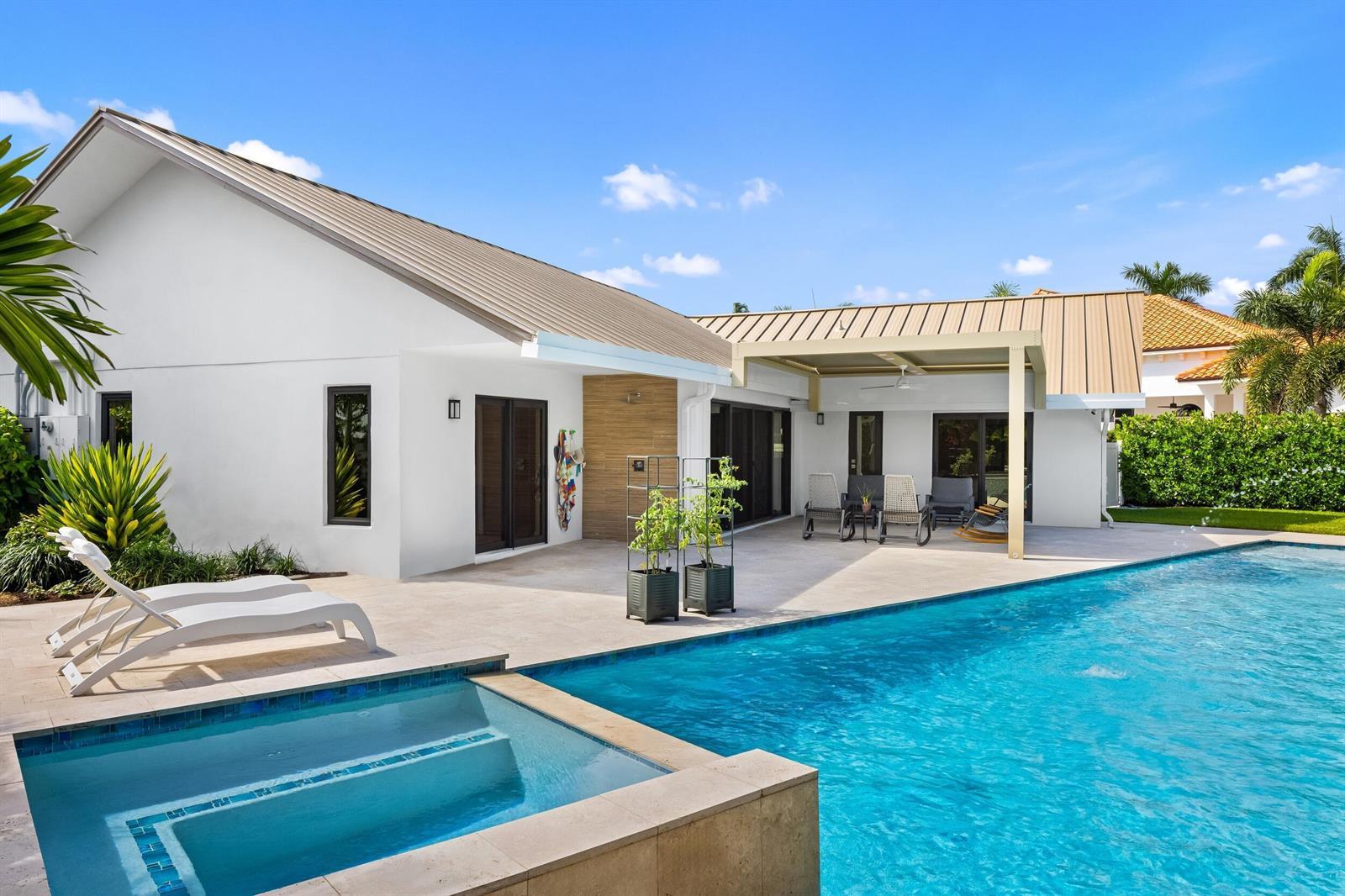 843 NE Mulberry Drive, Boca Raton FL 33487 photo 2