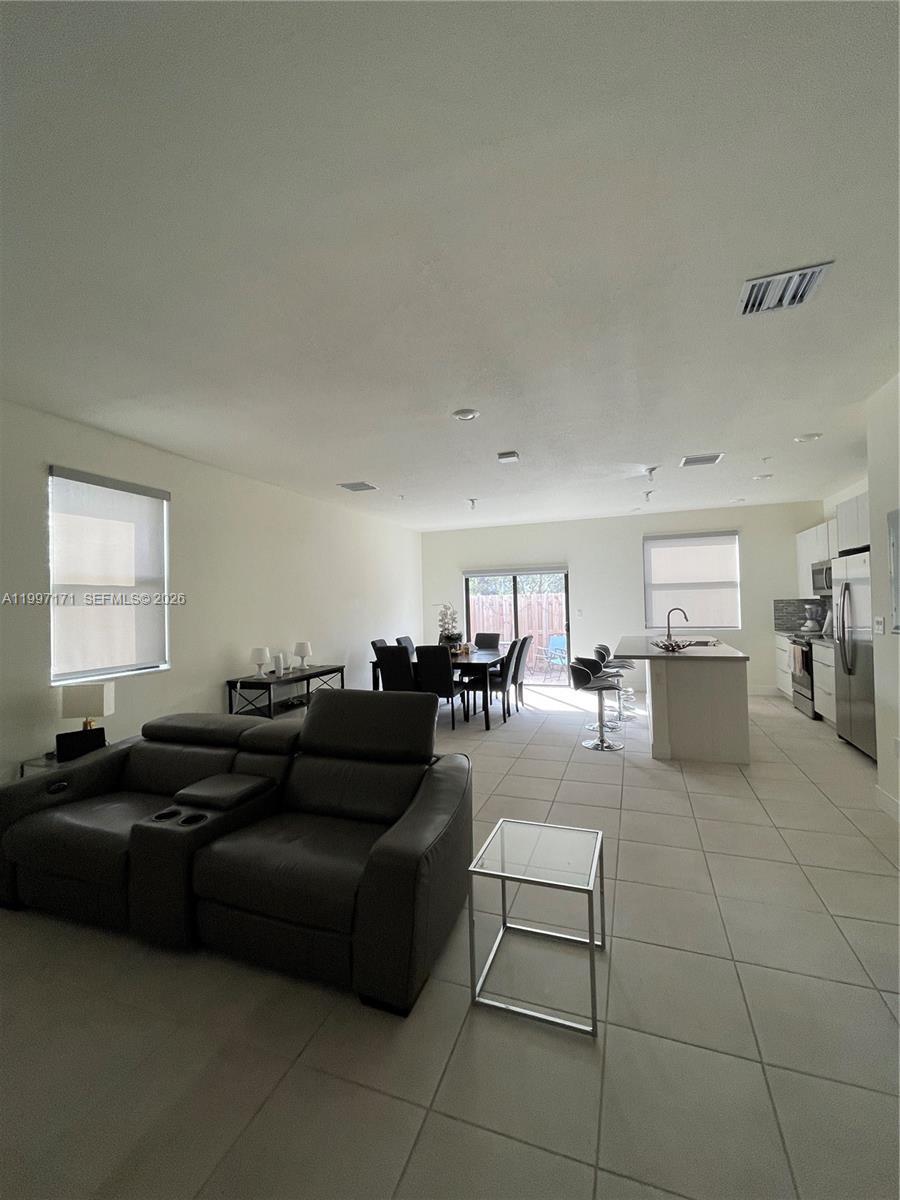 10437 NW 82nd St # 1, Doral FL 33178 photo 3