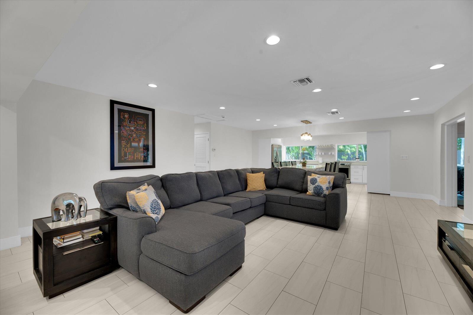 2633 NE 3rd Avenue, Wilton Manors FL 33334 photo 5