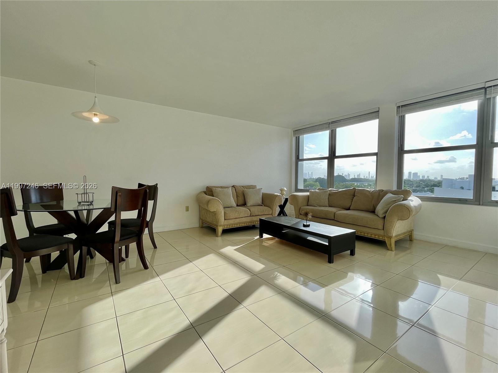 2899 Collins Ave # 810, Miami Beach FL 33140 photo 2