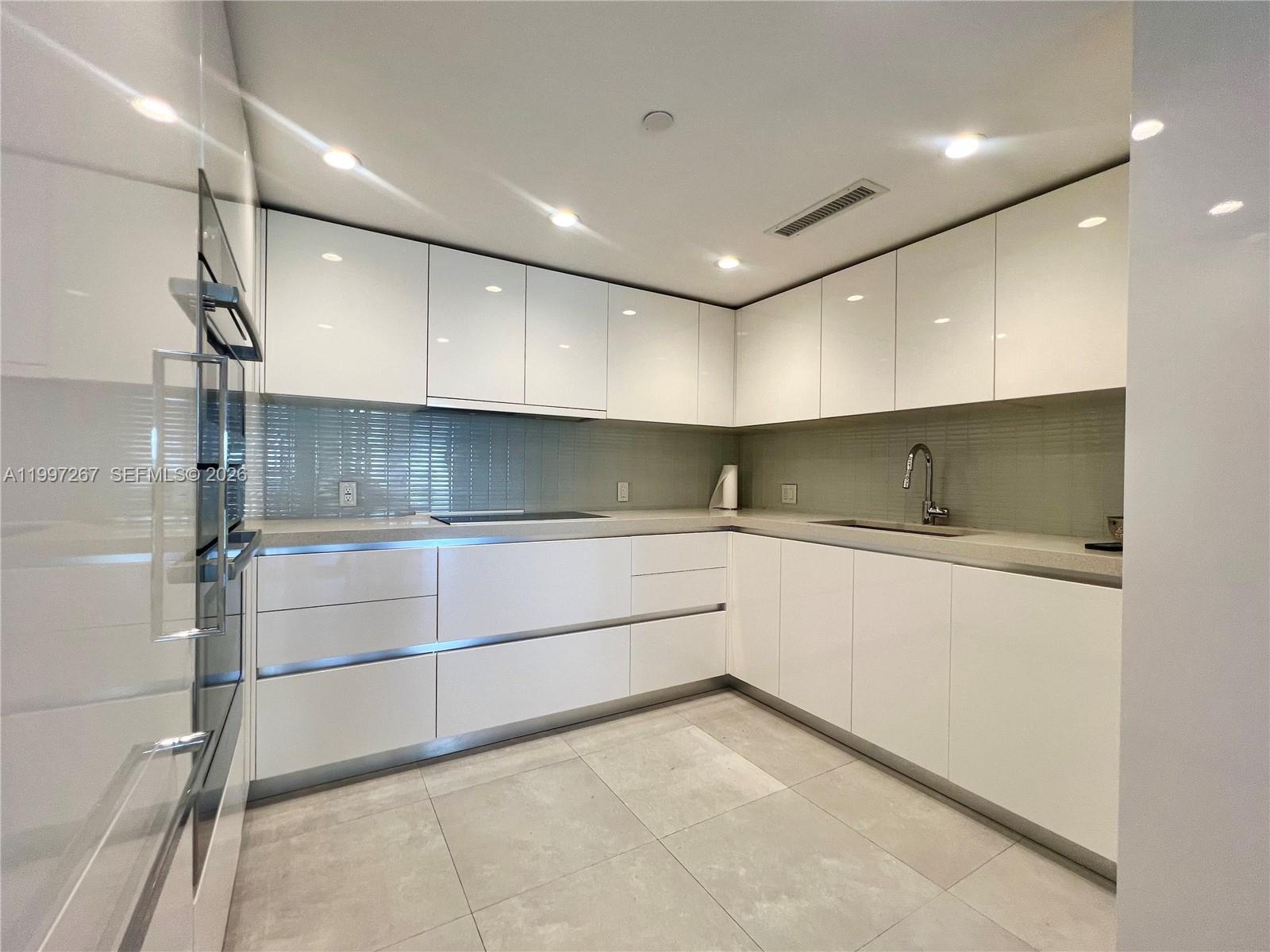7832 Collins Ave # 304, Miami Beach FL 33141 photo 5