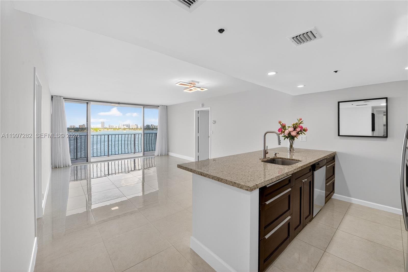7601 E Treasure Dr # 1119, North Bay Village FL 33141