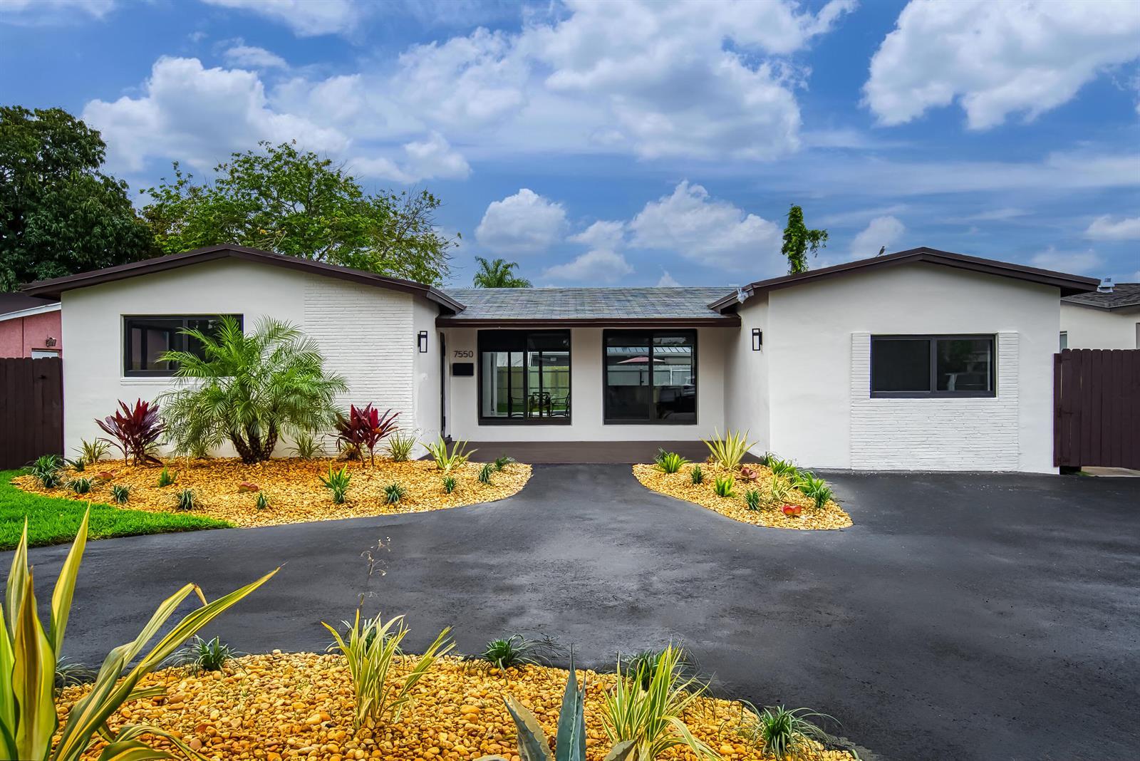 7550 Grandview Boulevard, Miramar FL 33023