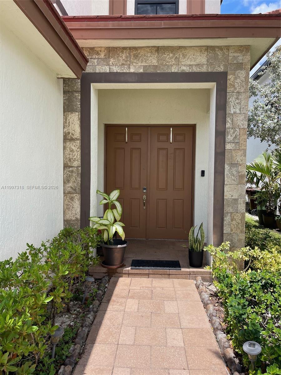 3494 W 103rd Ter, Hialeah FL 33018 photo 3