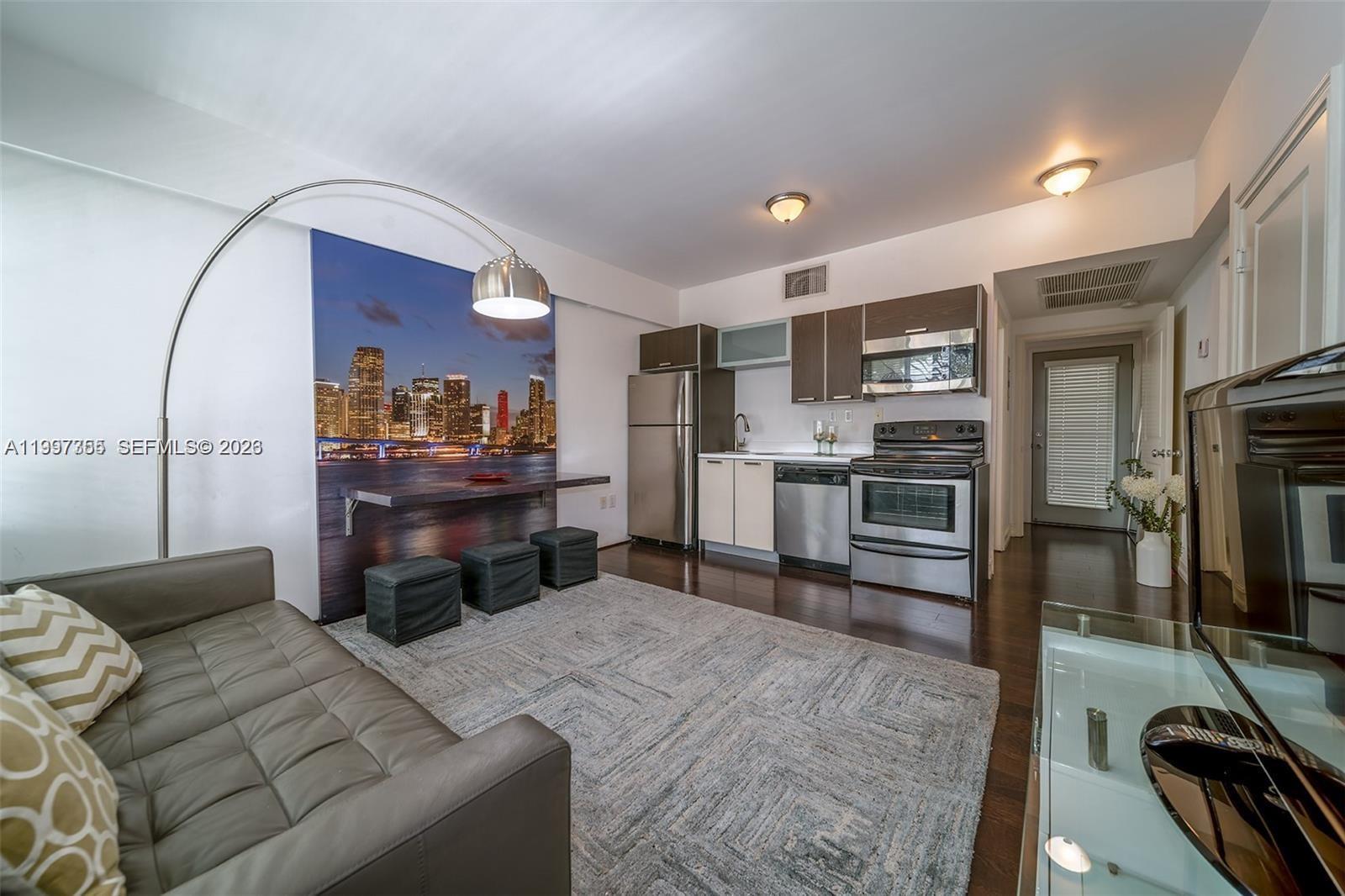 601 11th St # 206, Miami Beach FL 33139