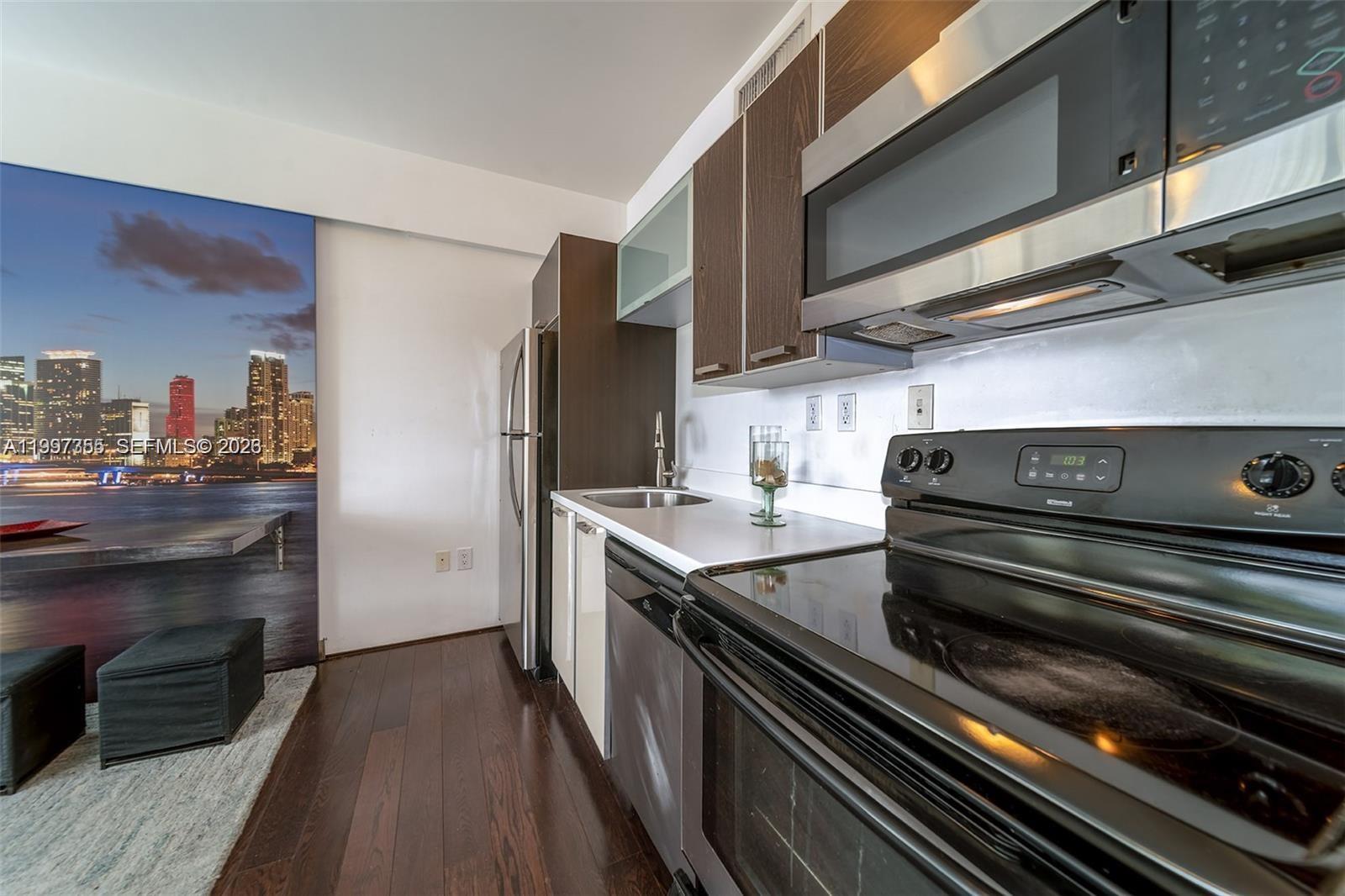 601 11th St # 206, Miami Beach FL 33139 photo 4