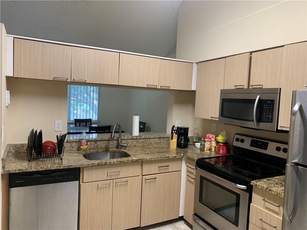 858 NW 92nd Avenue # 858, Plantation FL 33324