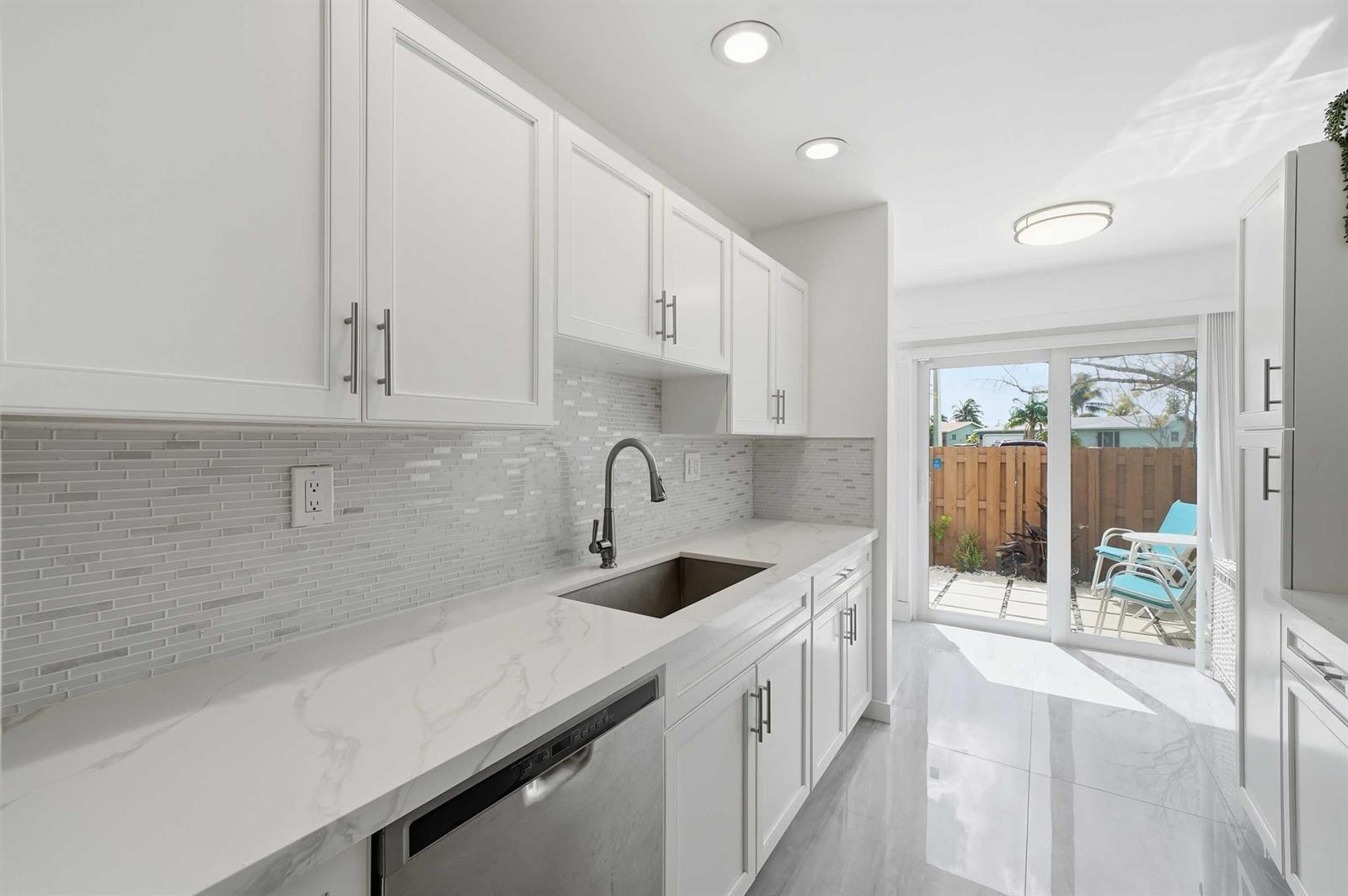 10875 NW 29th Manor # 8, Sunrise FL 33322 photo 3