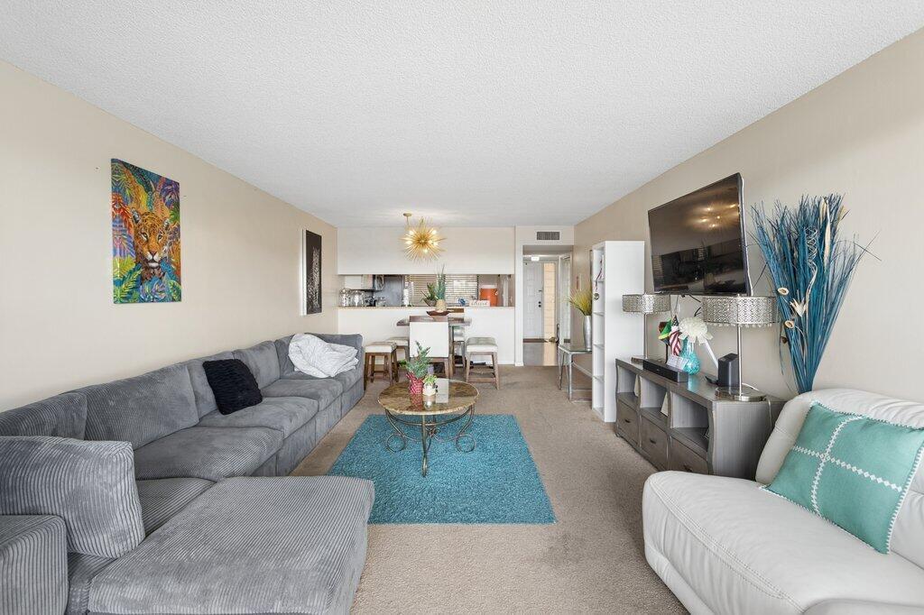 8030 Hampton Boulevard # 404, North Lauderdale FL 33068 photo 2