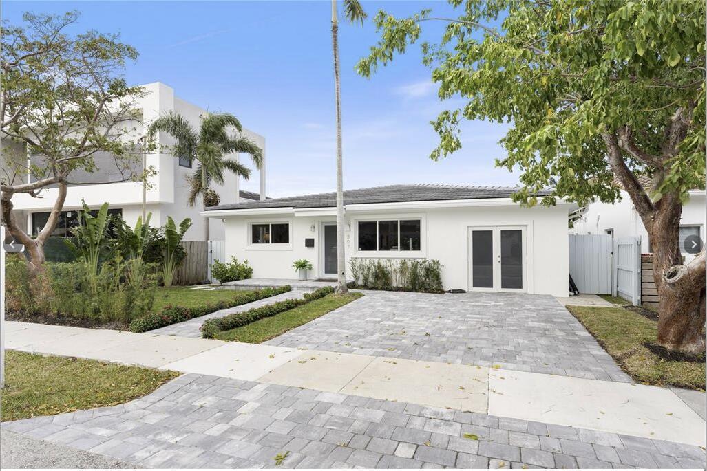 807 SE 11th Court, Fort Lauderdale FL 33316 photo 2