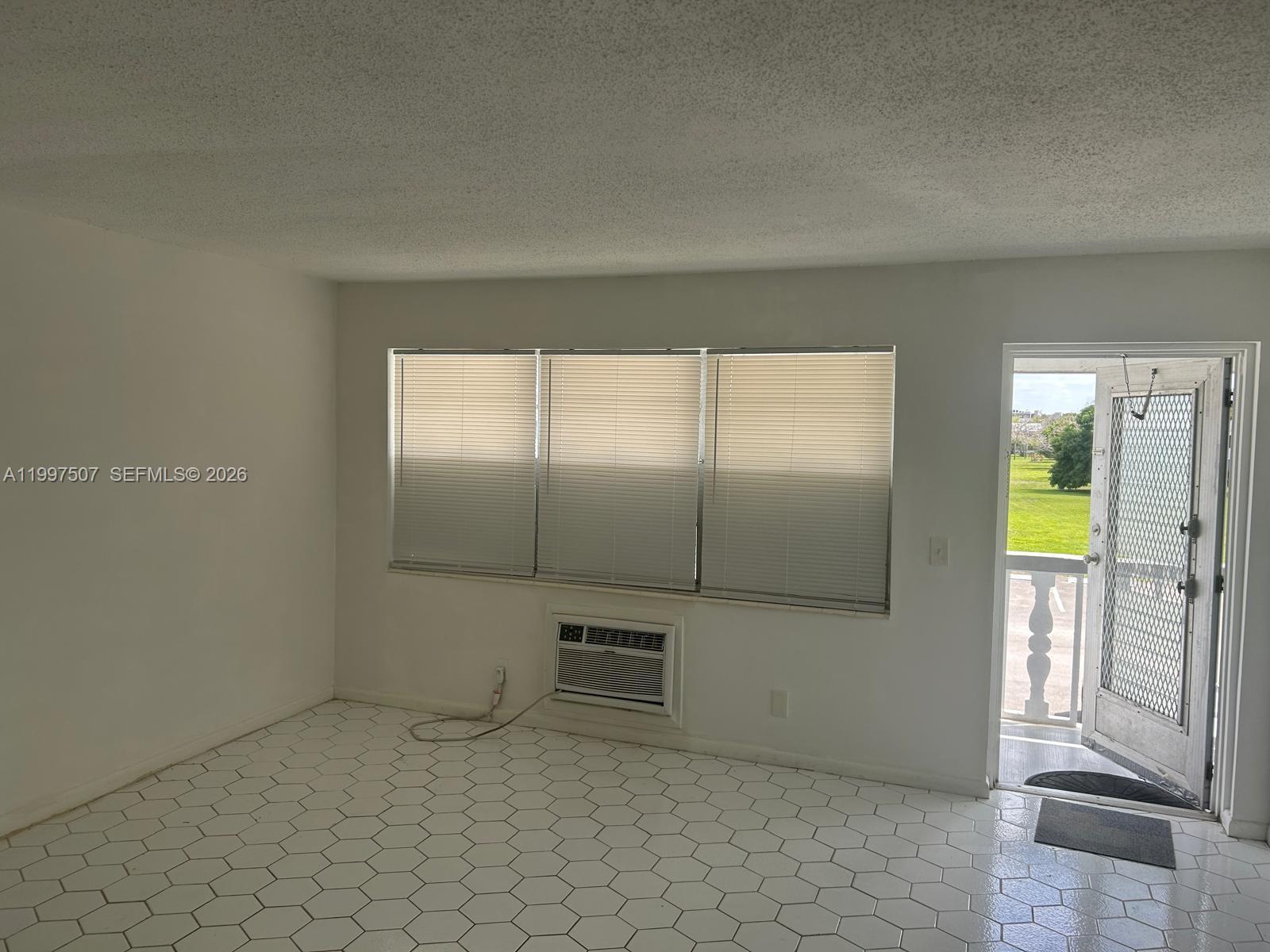 89 Berkshire D # 89, West Palm Beach FL 33417 photo 3
