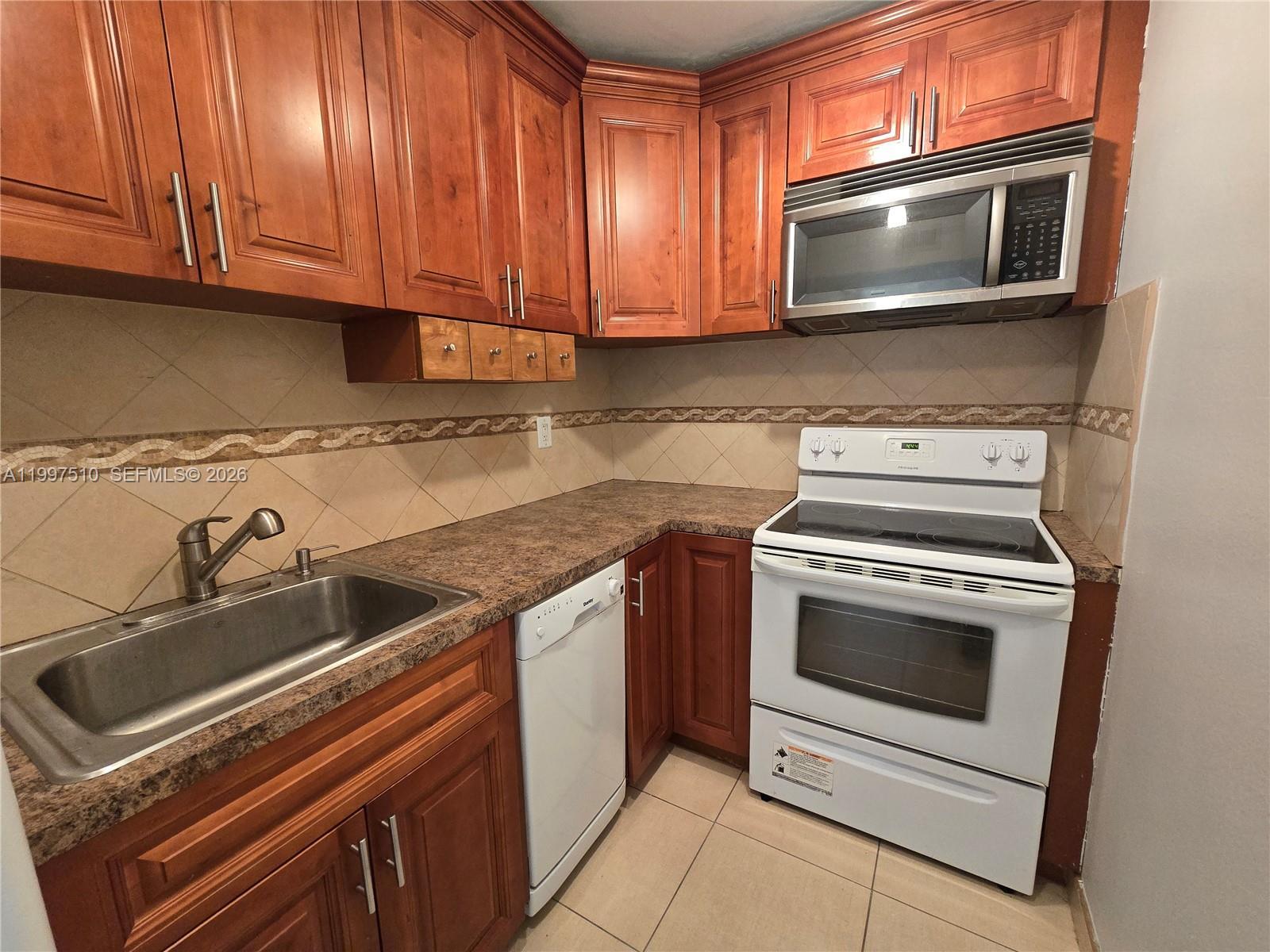 4845 NW 7th St # 5, Miami FL 33126 photo 3