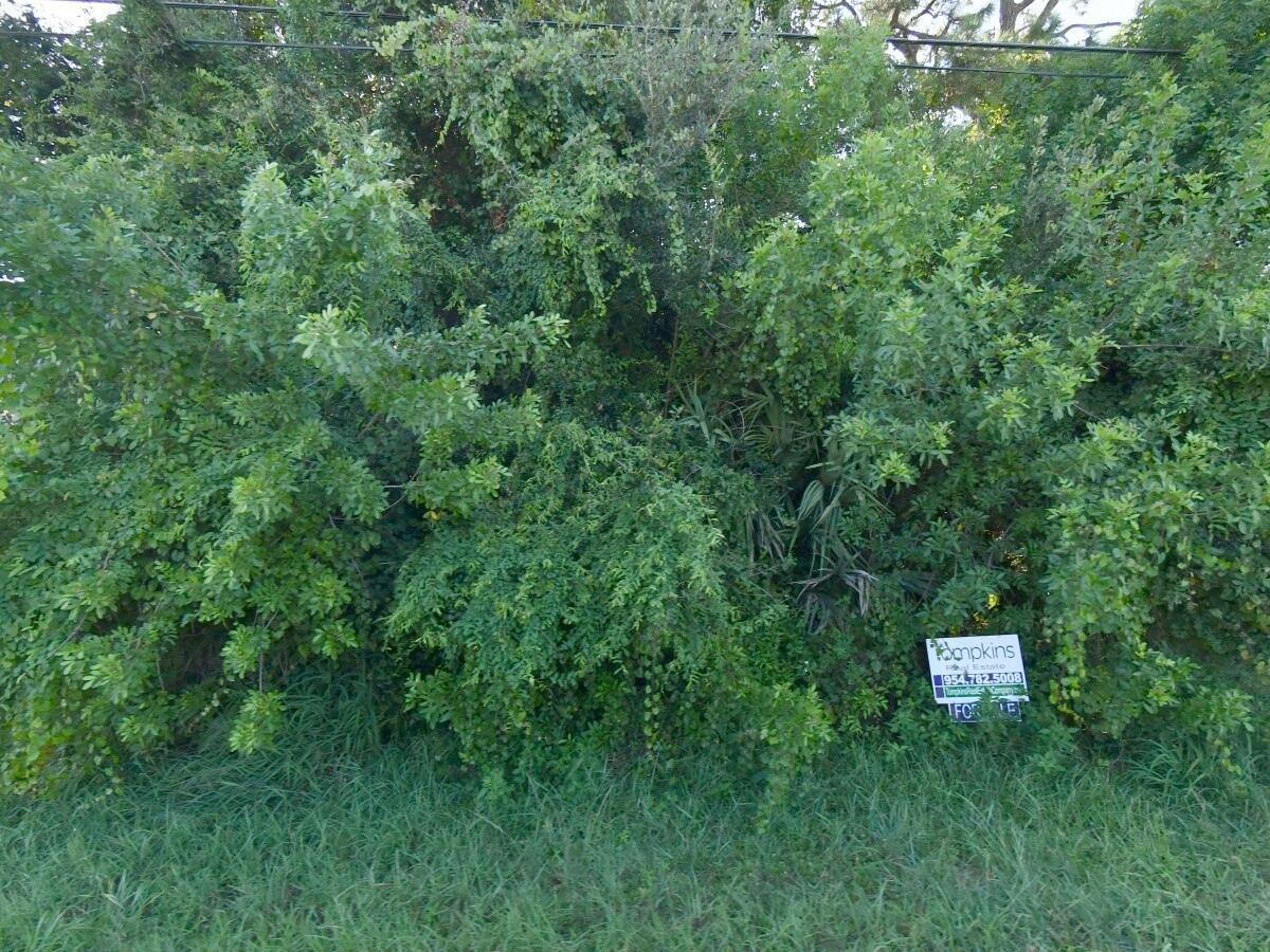 541 SW Cherryhill Road, Port St. Lucie FL 34953