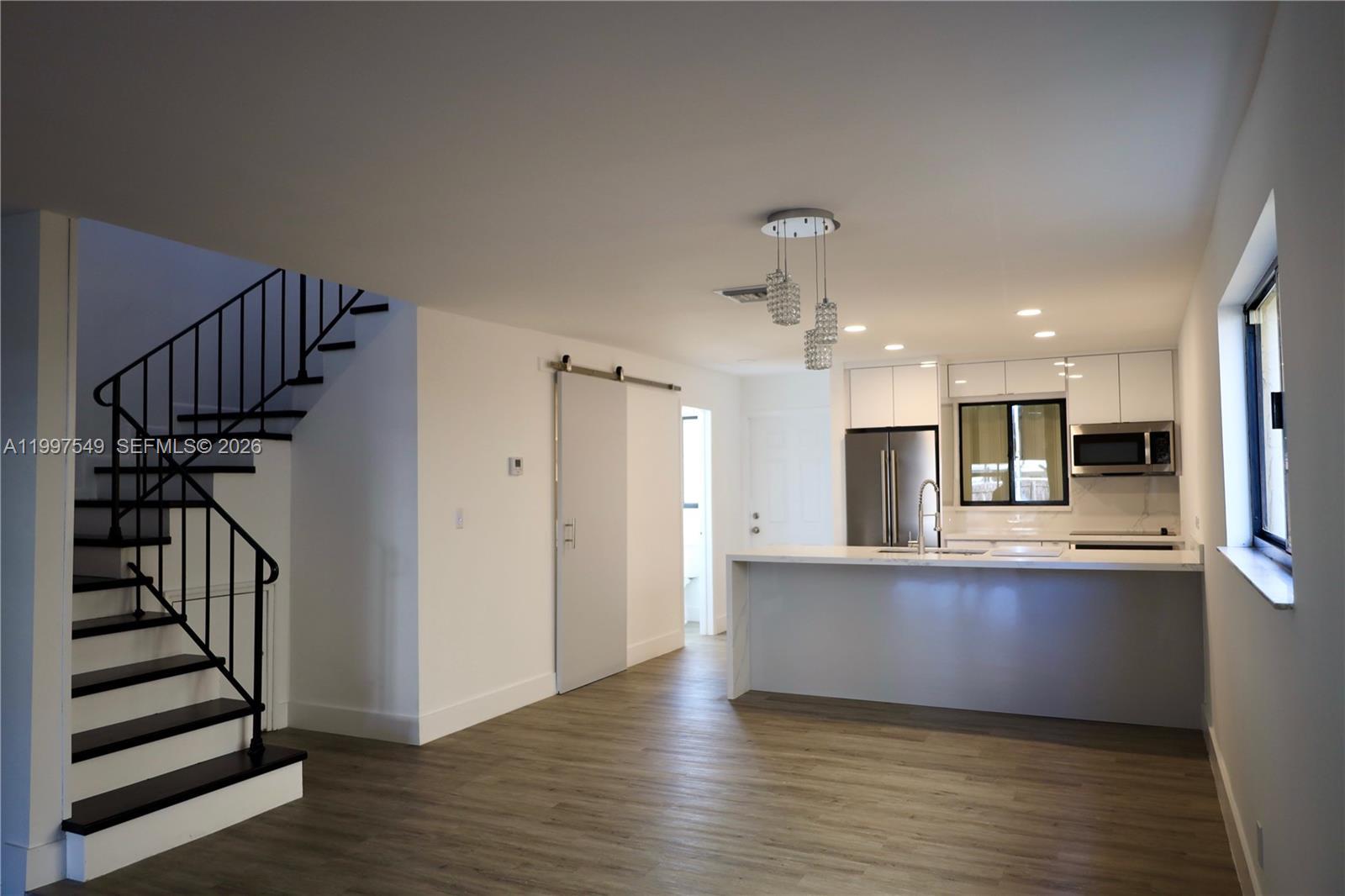 2385 NE 171st St, North Miami Beach FL 33160 photo 3