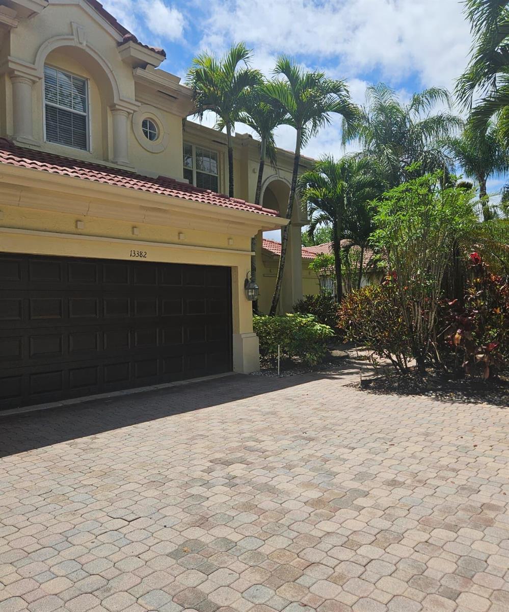 13382 Lakepointe Circle, Cooper City FL 33330 photo 2