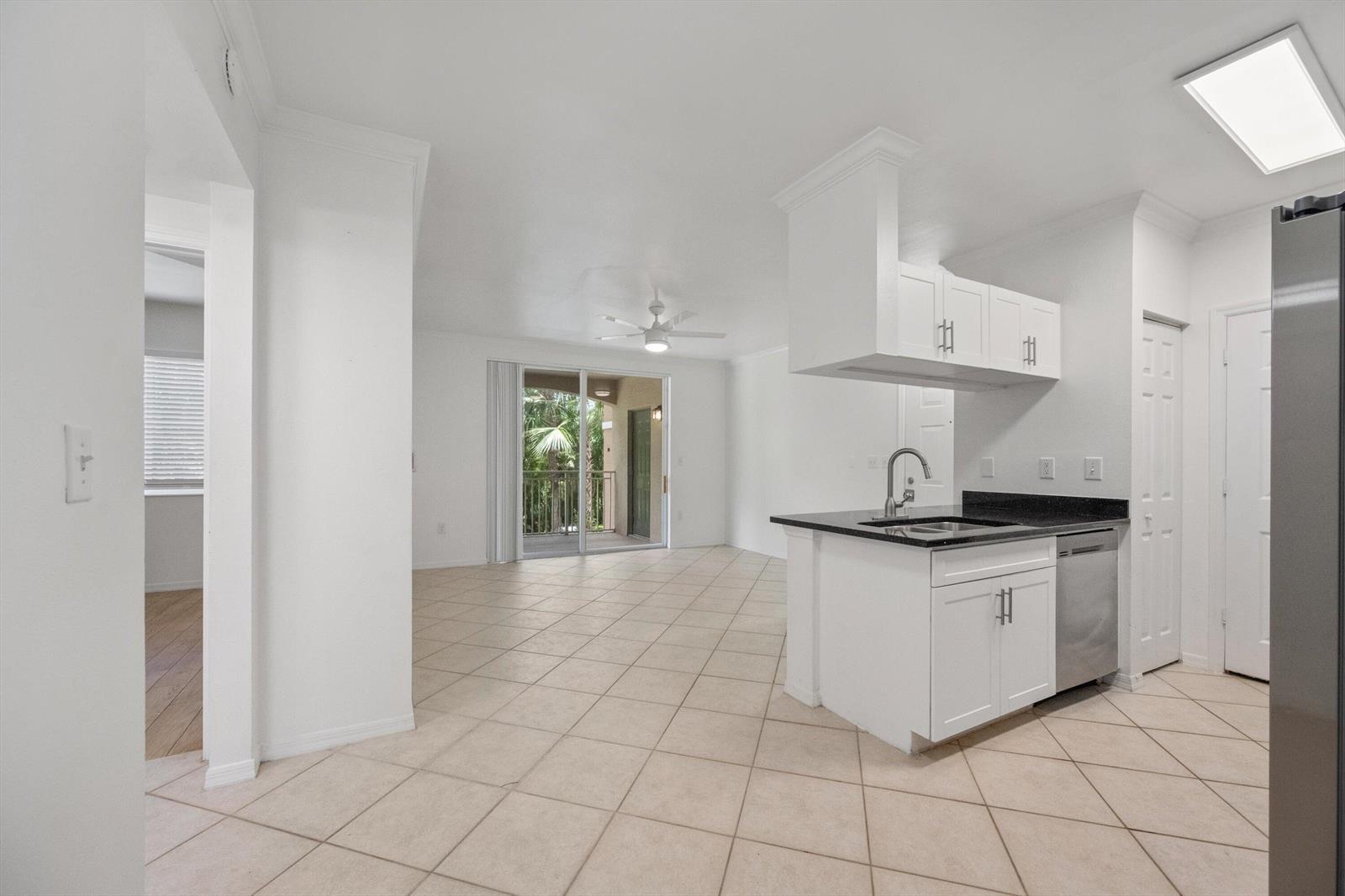 6475 Emerald Dunes Drive # 206, West Palm Beach FL 33411 photo 4