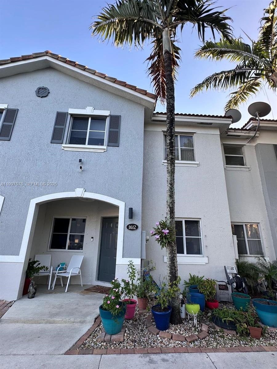 1612 SE 30th St, Homestead FL 33035 photo 2