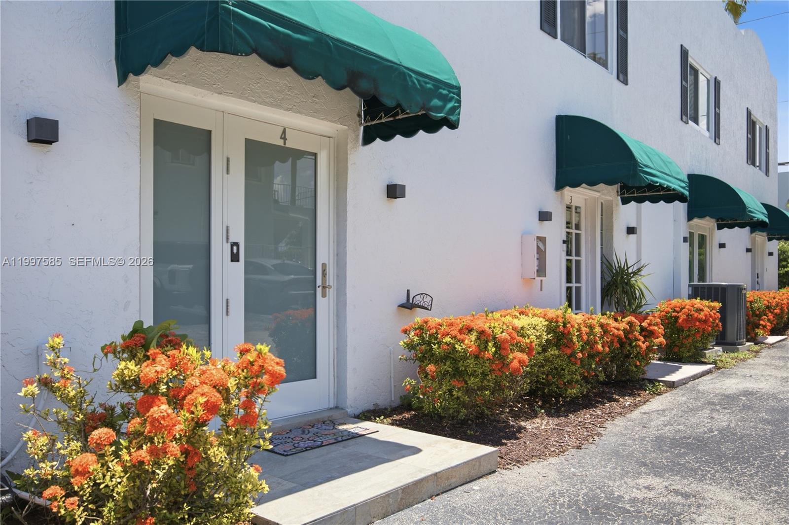 690 SE 23rd Ave # 4, Pompano Beach FL 33062 photo 2