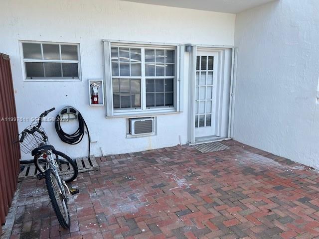 Hallandale Beach, FL 33009 photo 2