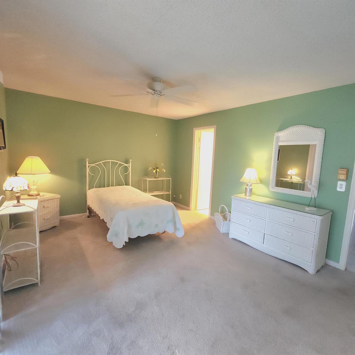 262 Sussex M, West Palm Beach FL 33417 photo 2